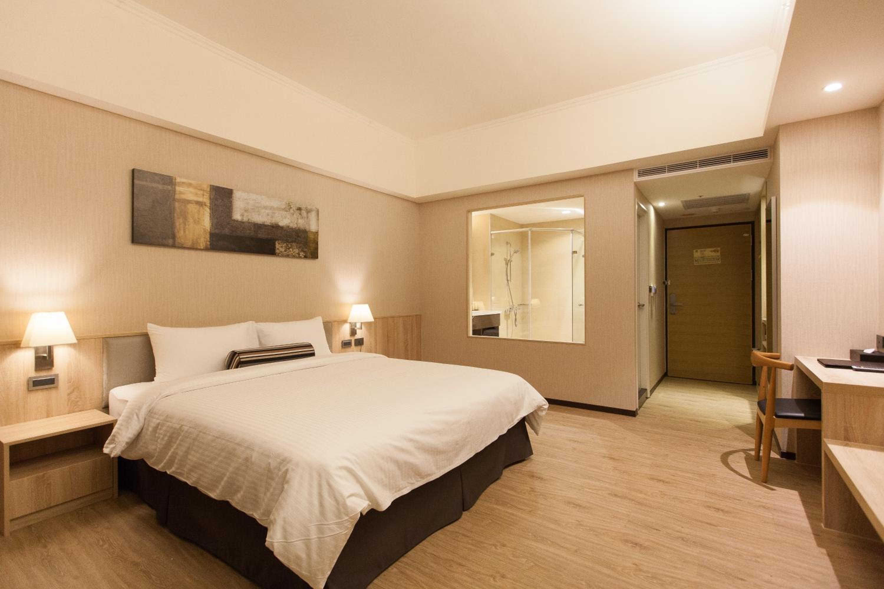 Standard Double Room photo 3