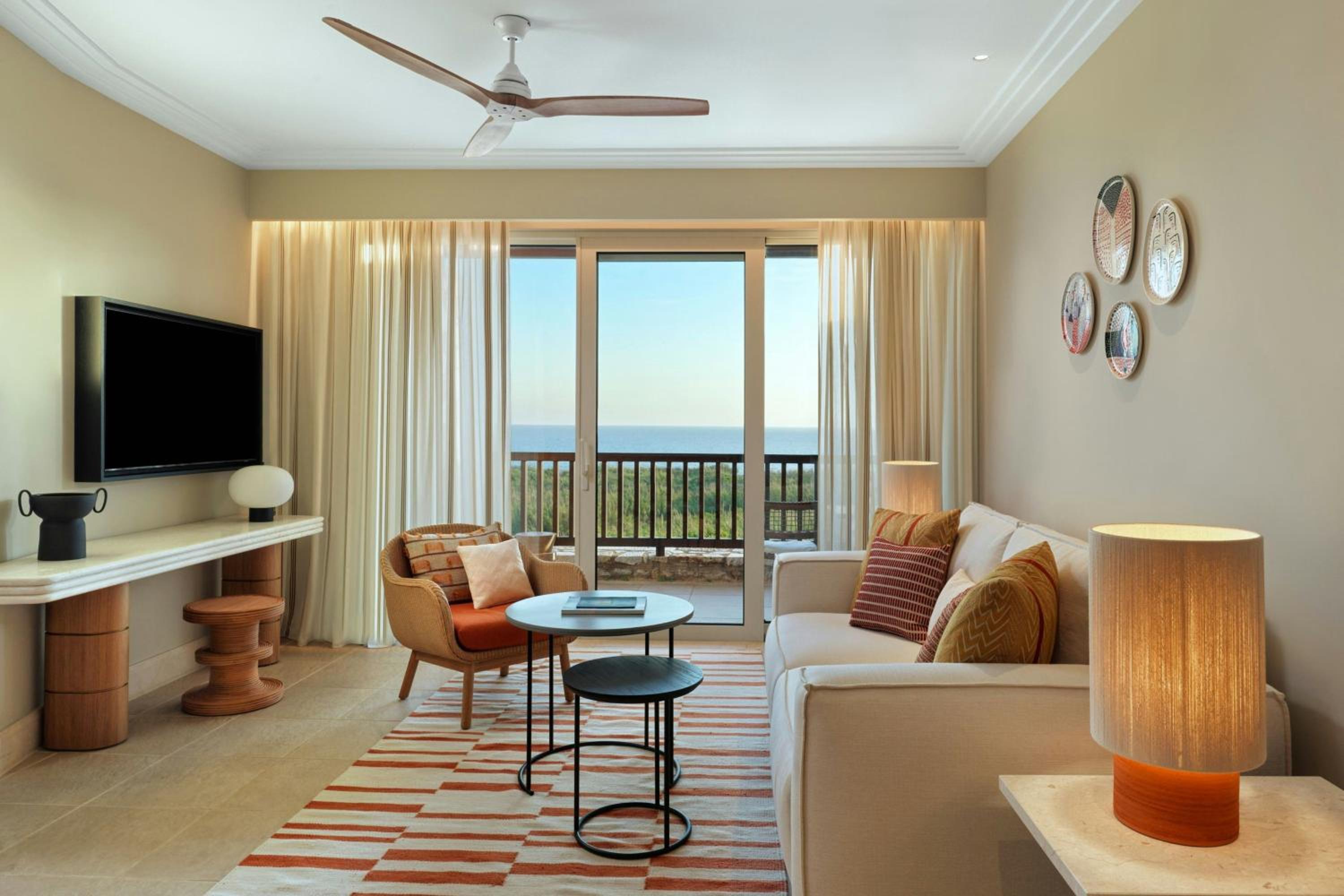 One-Bedroom Premium King Suite with Balcony and Sea View