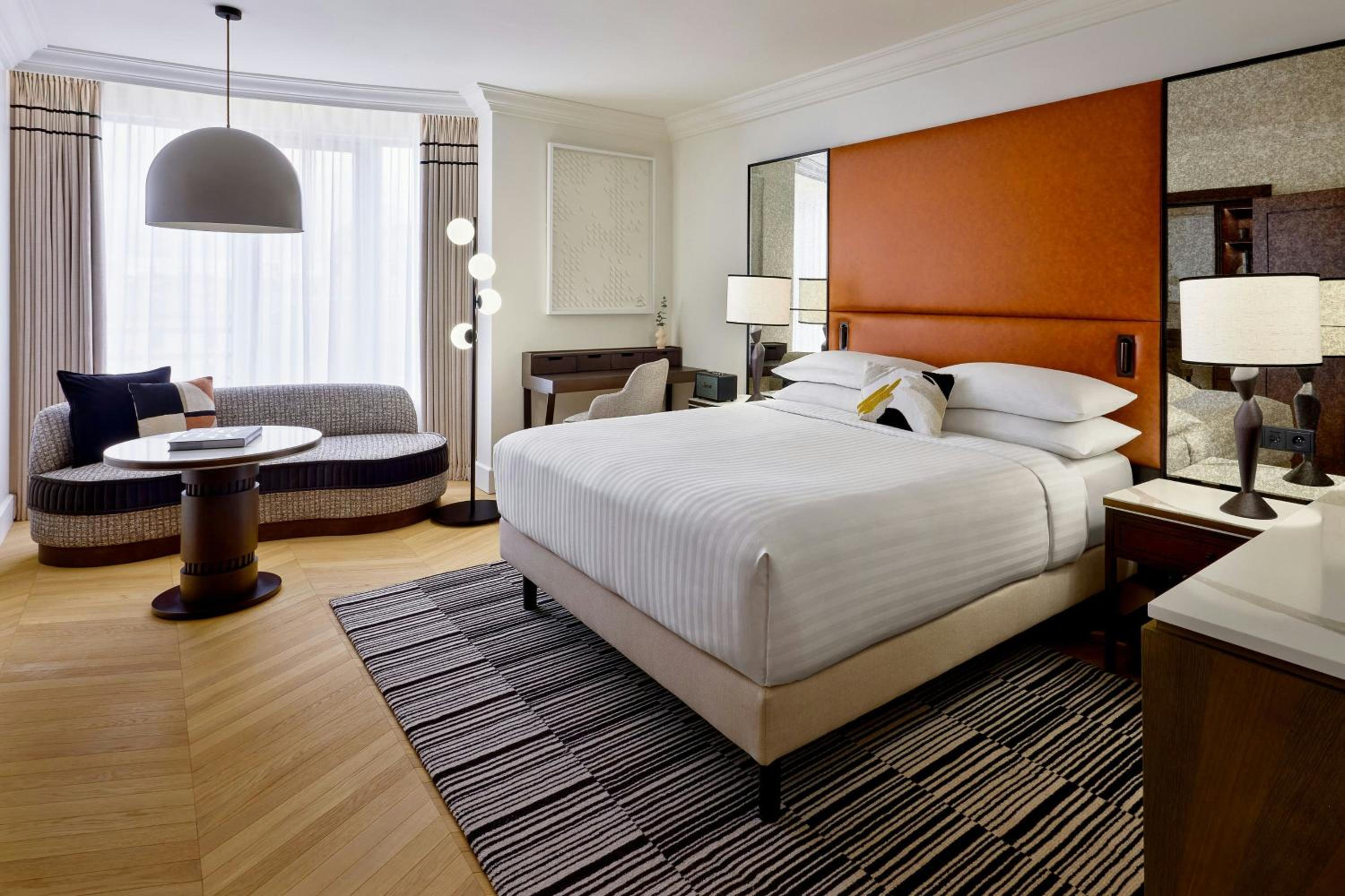 Ambassador King Suite