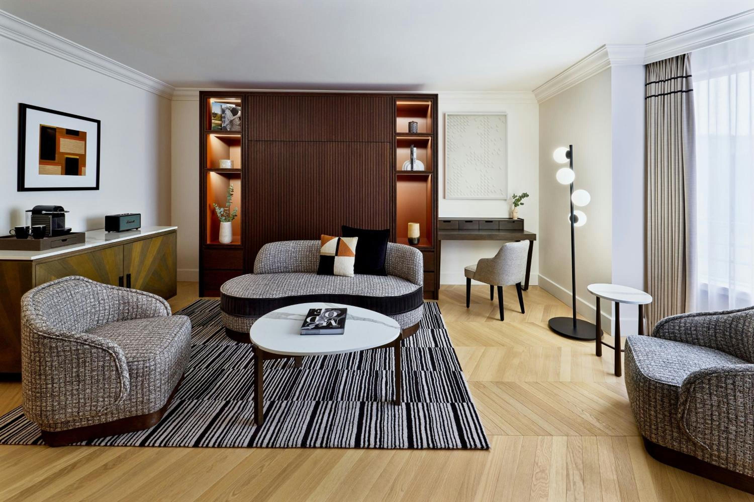 Ambassador King Suite