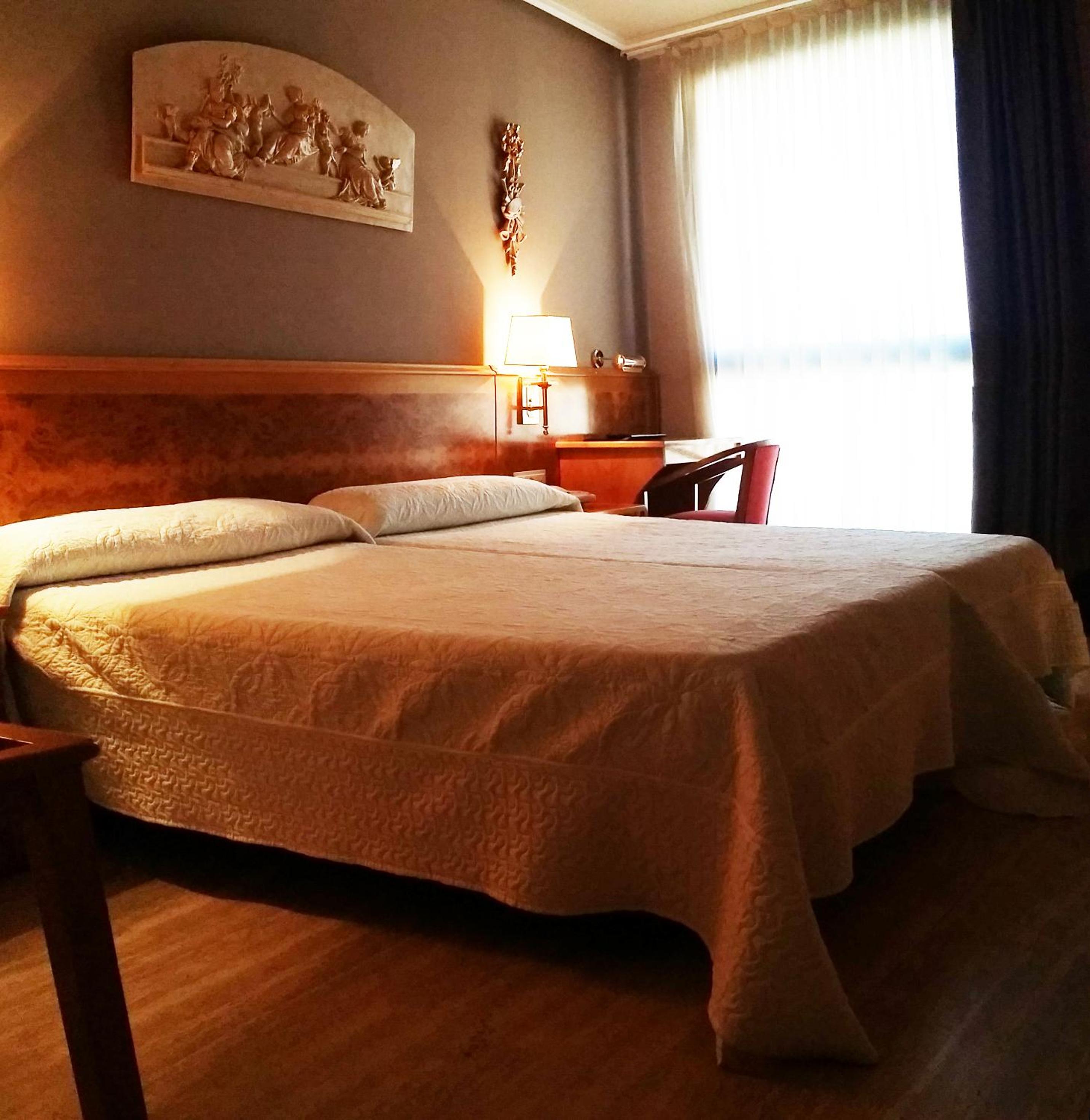 Double or Twin Room - Photo 3