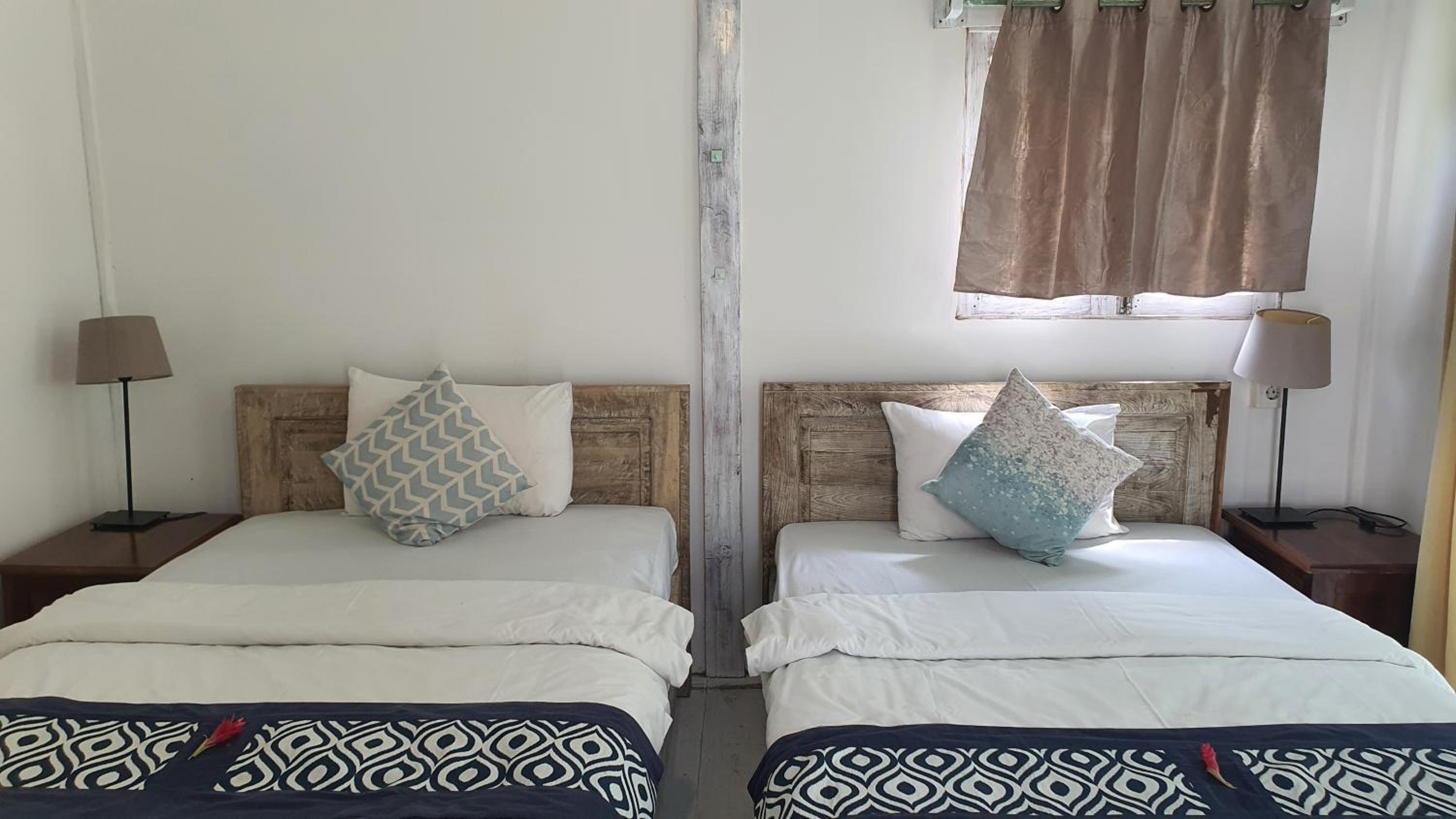 Bungalow with Garden View - Photo 9