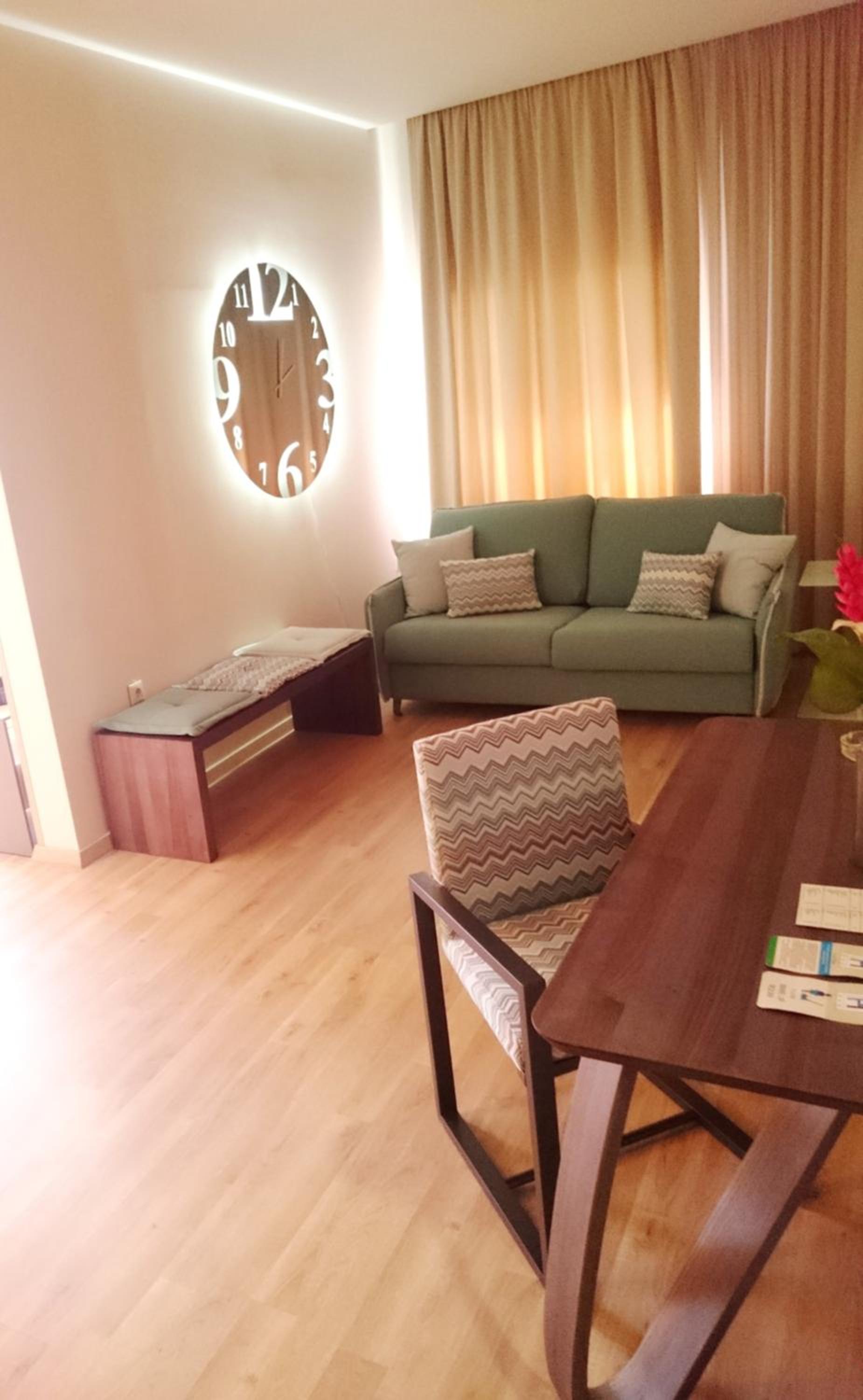 King Suite with Balcony photo 3