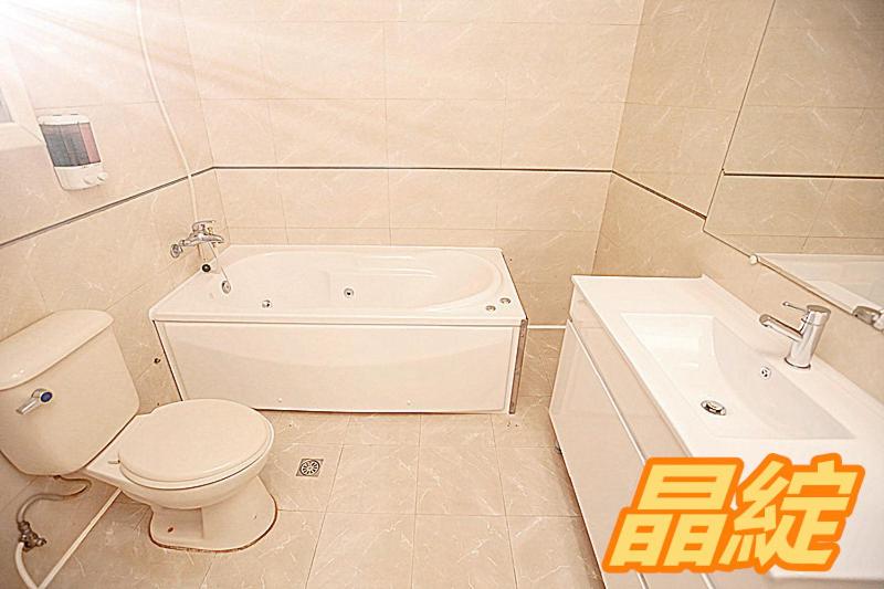 Quadruple Room with Bath photo 3