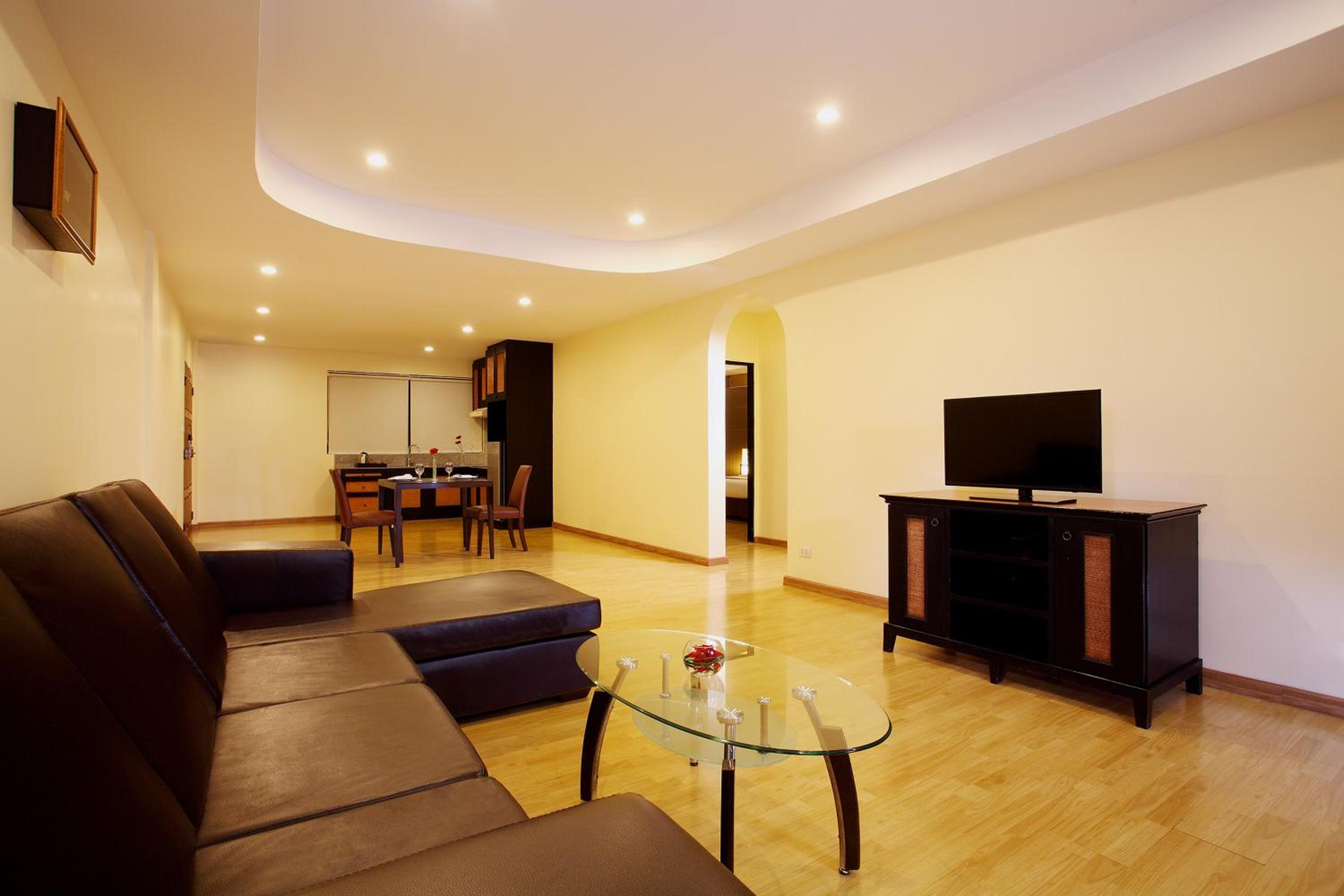 Two-Bedroom Suite - Photo 15