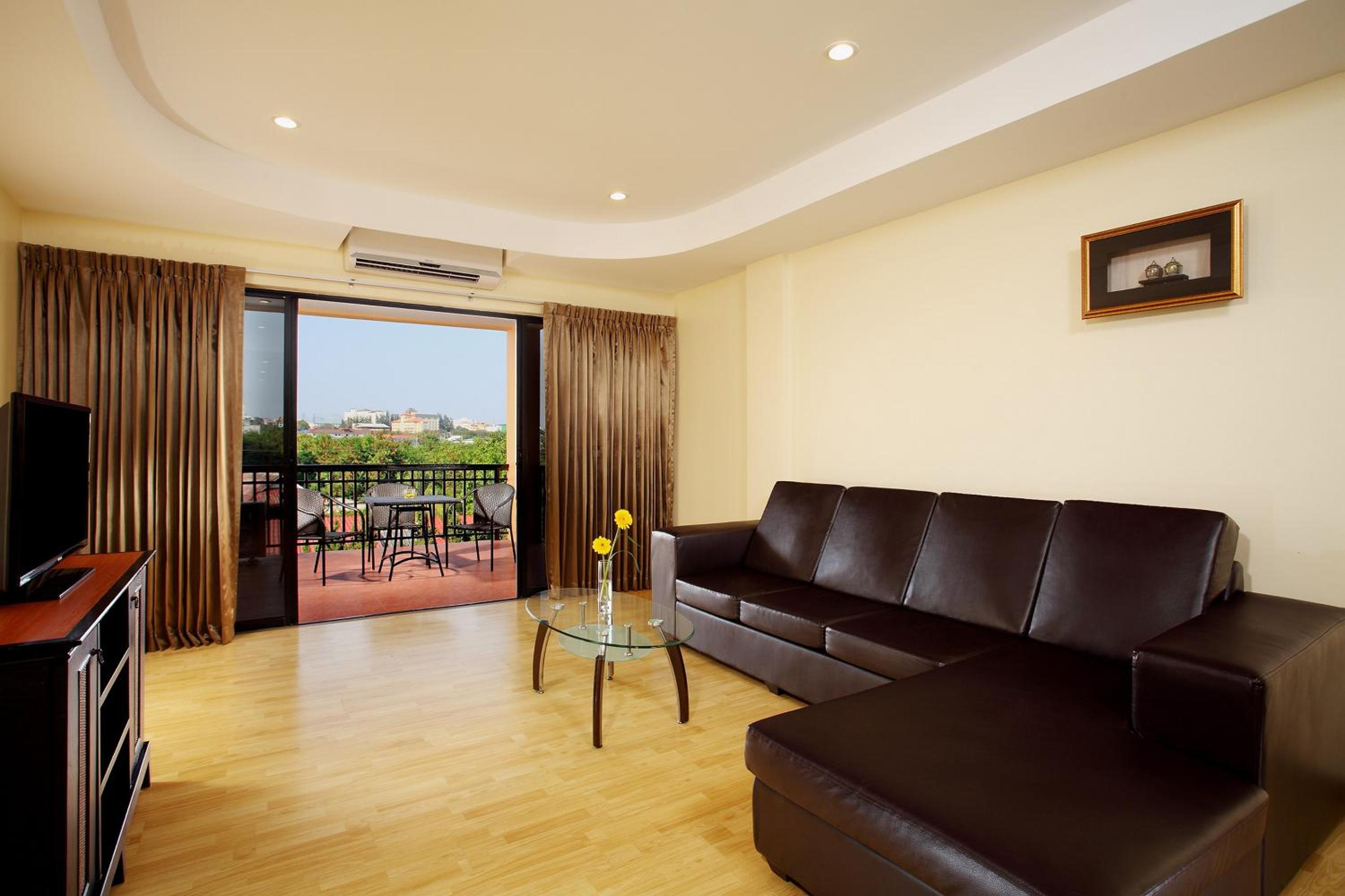 Two-Bedroom Suite - Photo 11