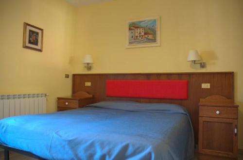 Double or Twin Room - Photo 2