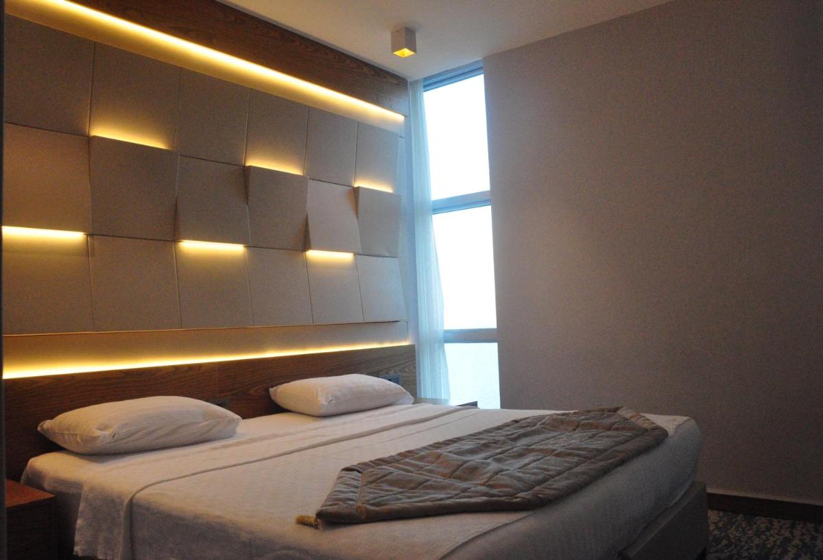 Double Room with Side Sea View - Photo 5
