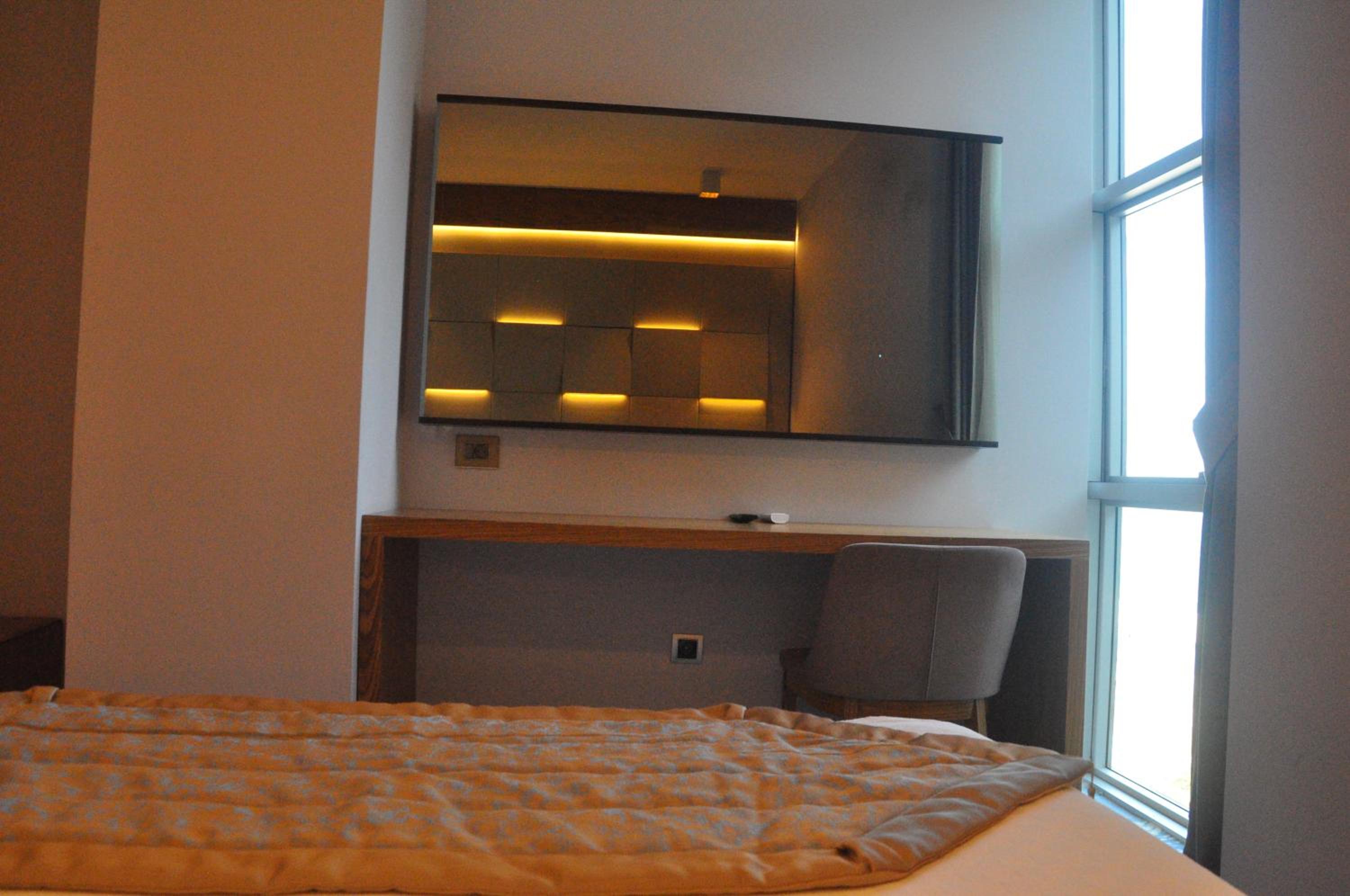 Double Room with Side Sea View - Photo 8