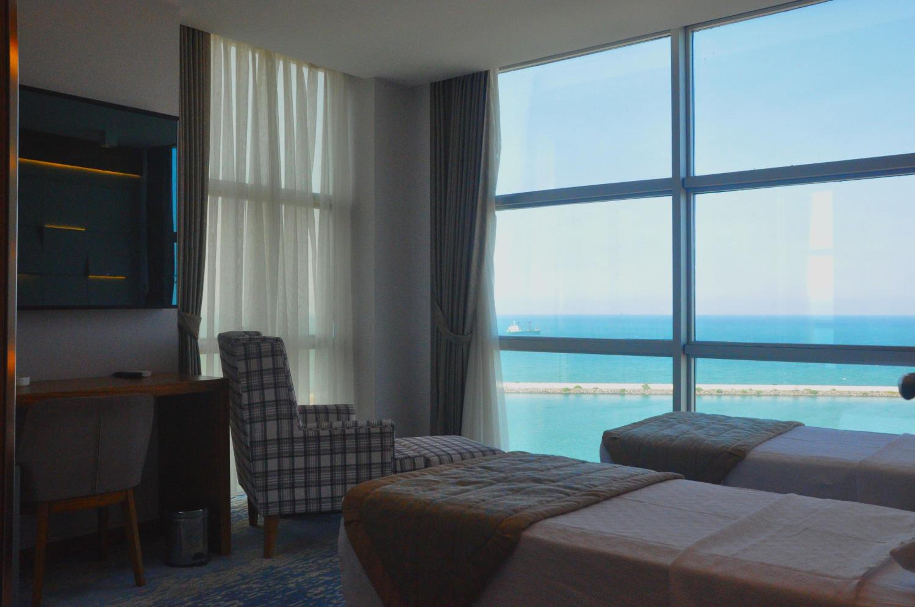 Double or Twin Room with Sea View - Photo 5