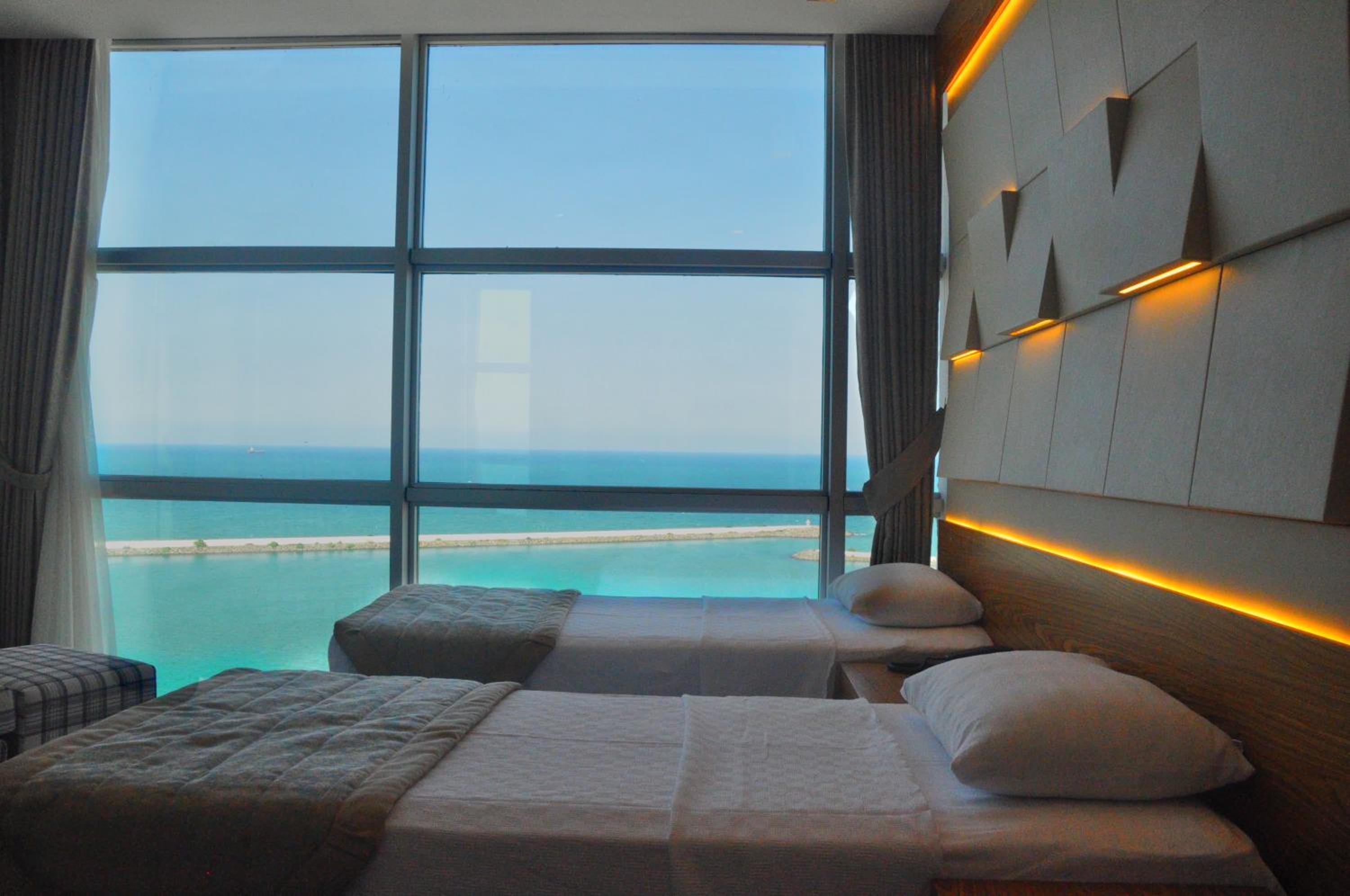 Double or Twin Room with Sea View - Photo 6