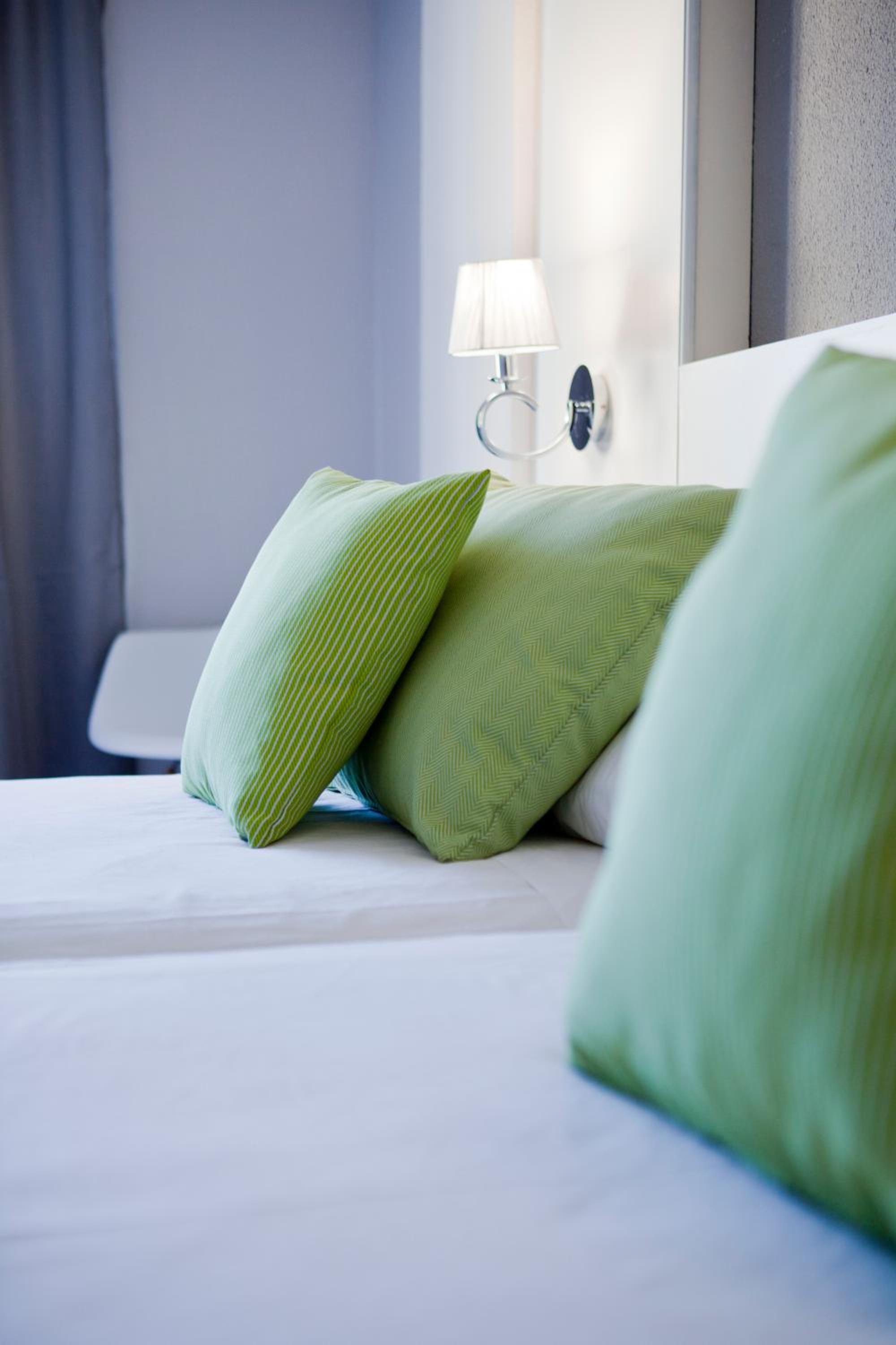 Twin Room with Balcony - Photo 1