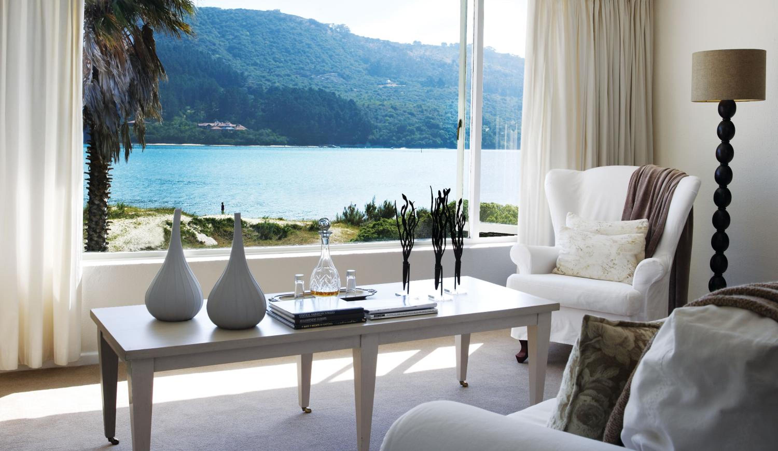 Deluxe Suite with Lagoon View photo 2