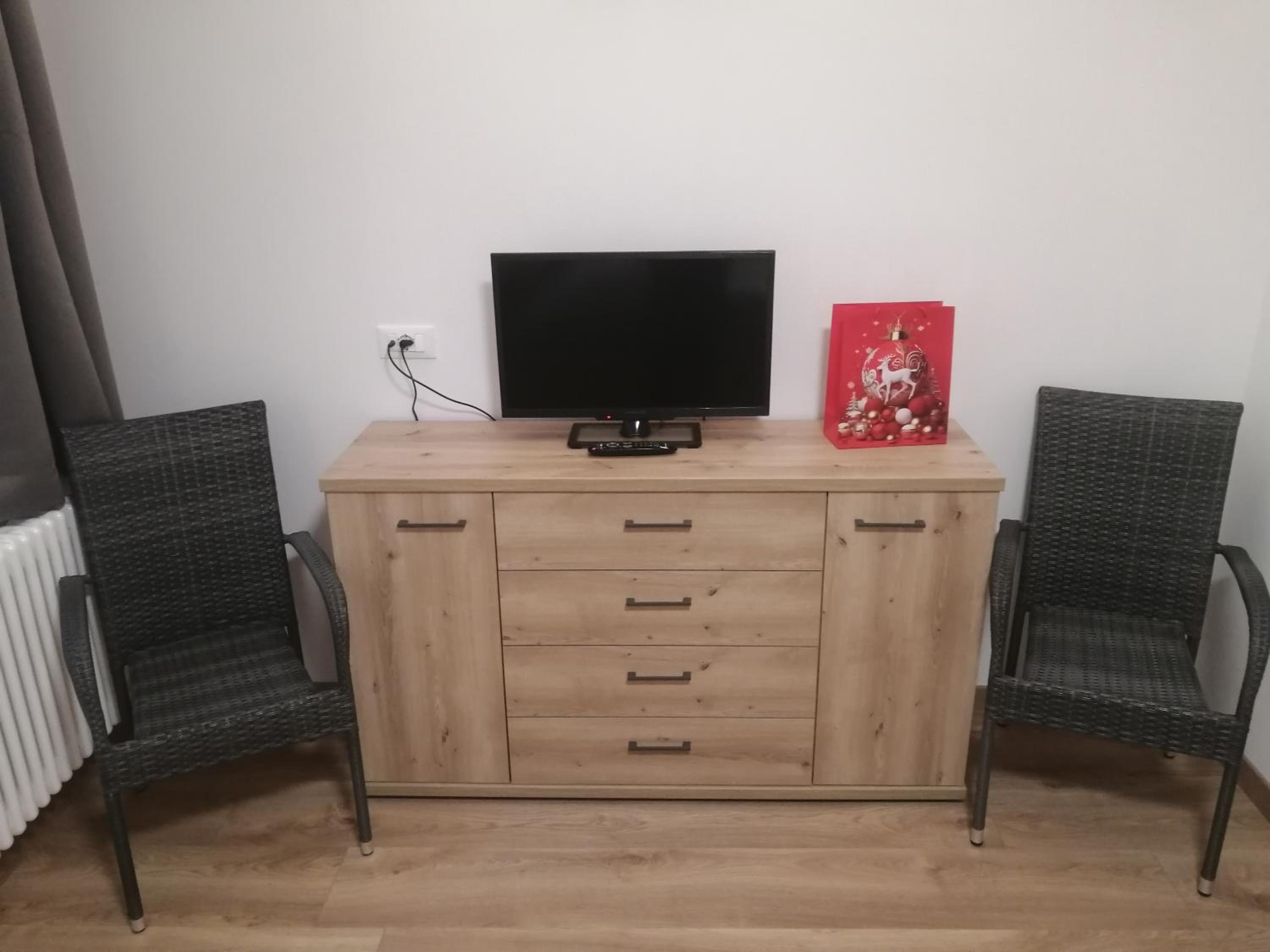 One-Bedroom Deluxe Apartment