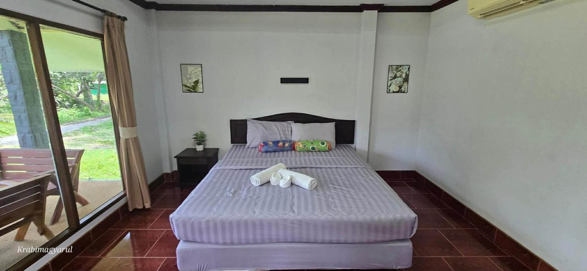 Deluxe King Room photo 2
