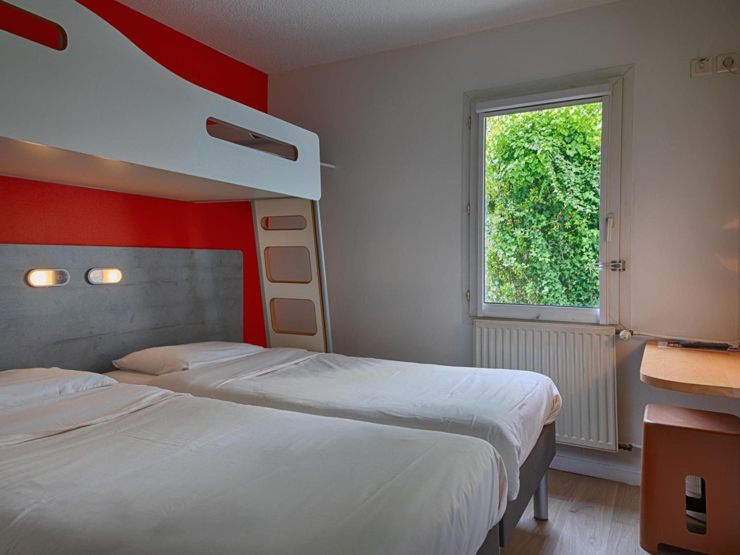 Triple Room with Twin Beds and Bunk Bed