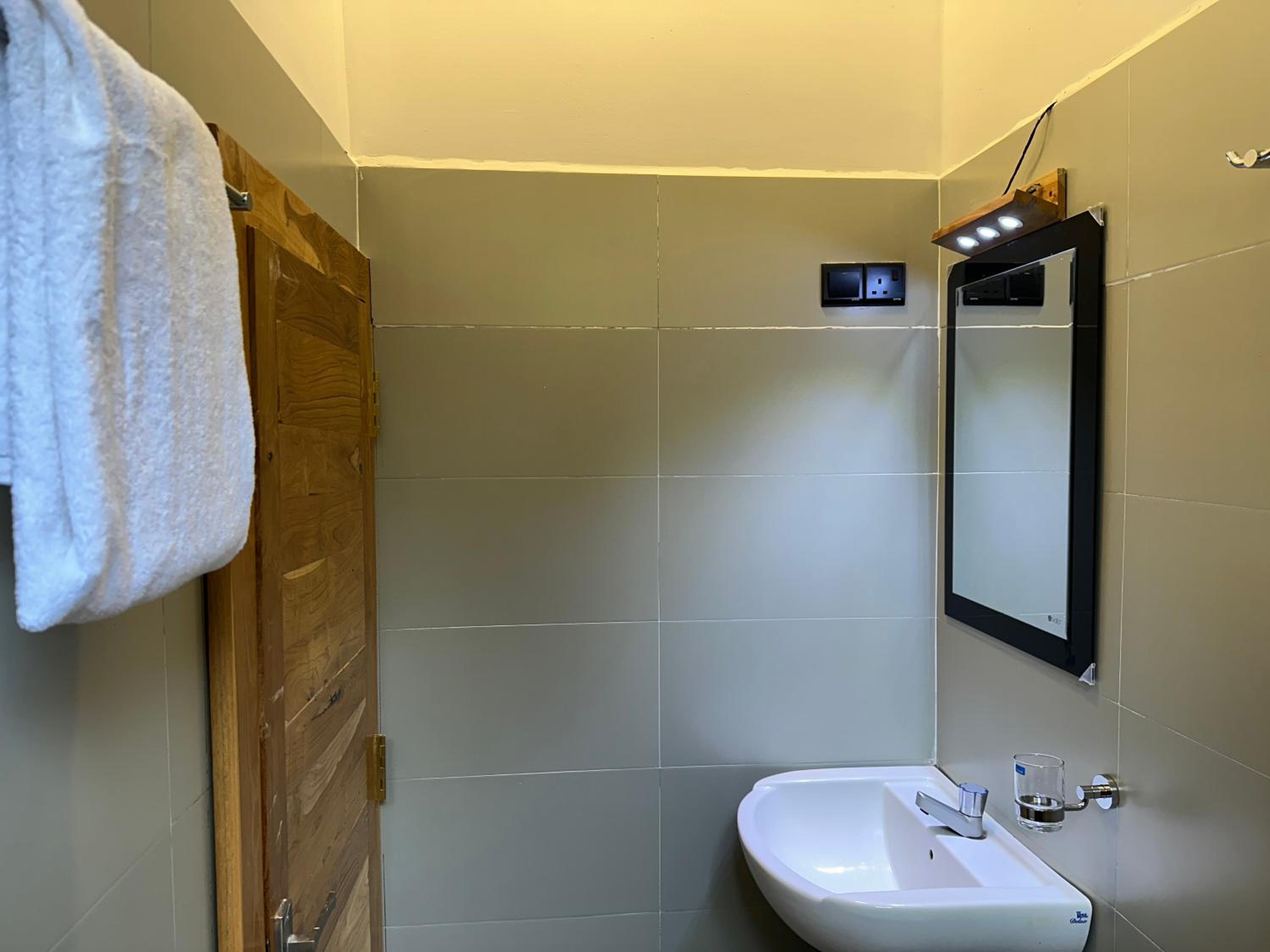 Deluxe Single Room with Balcony photo 3
