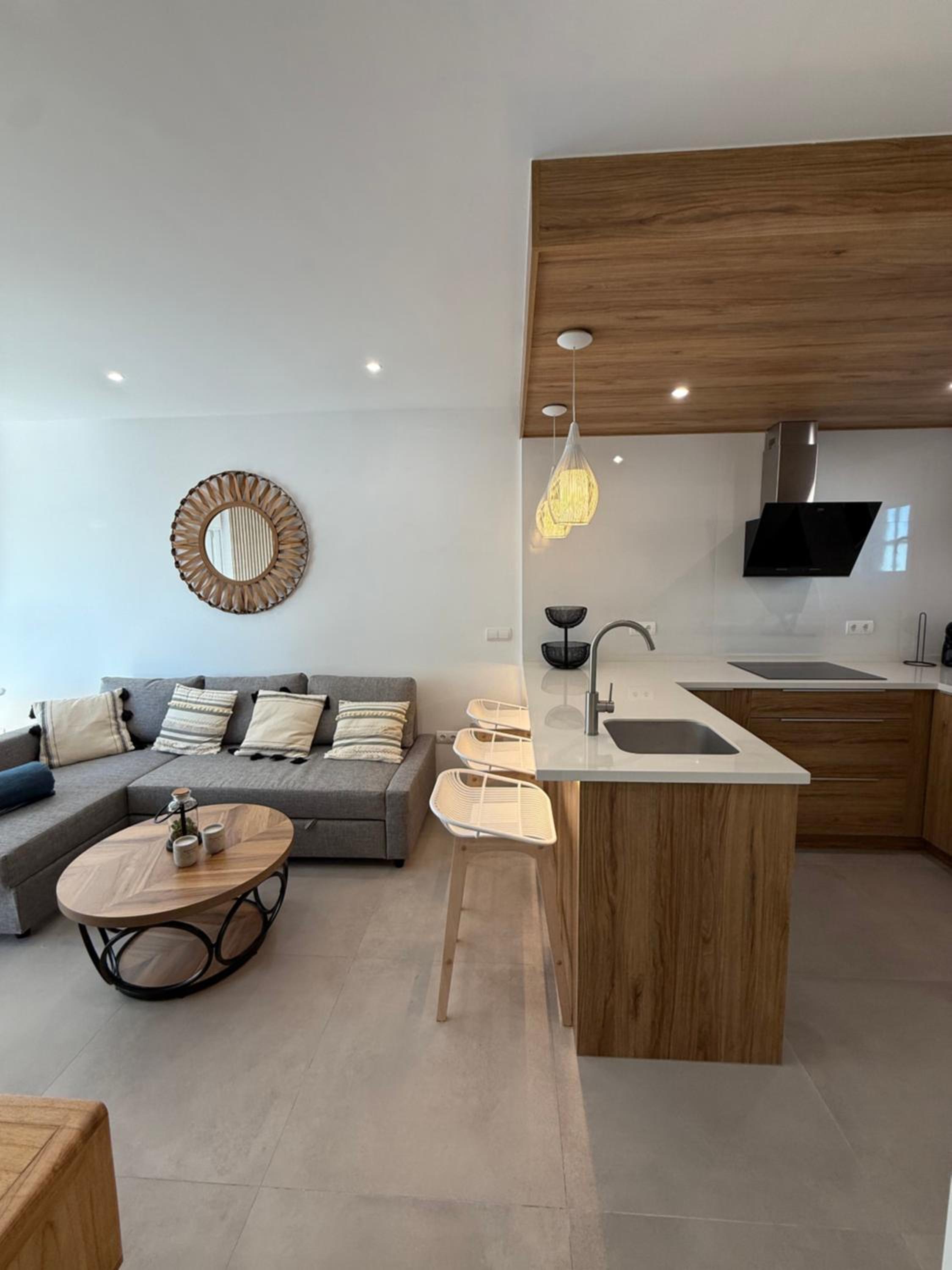 One-Bedroom Apartment with Sea View and Terrace photo 3