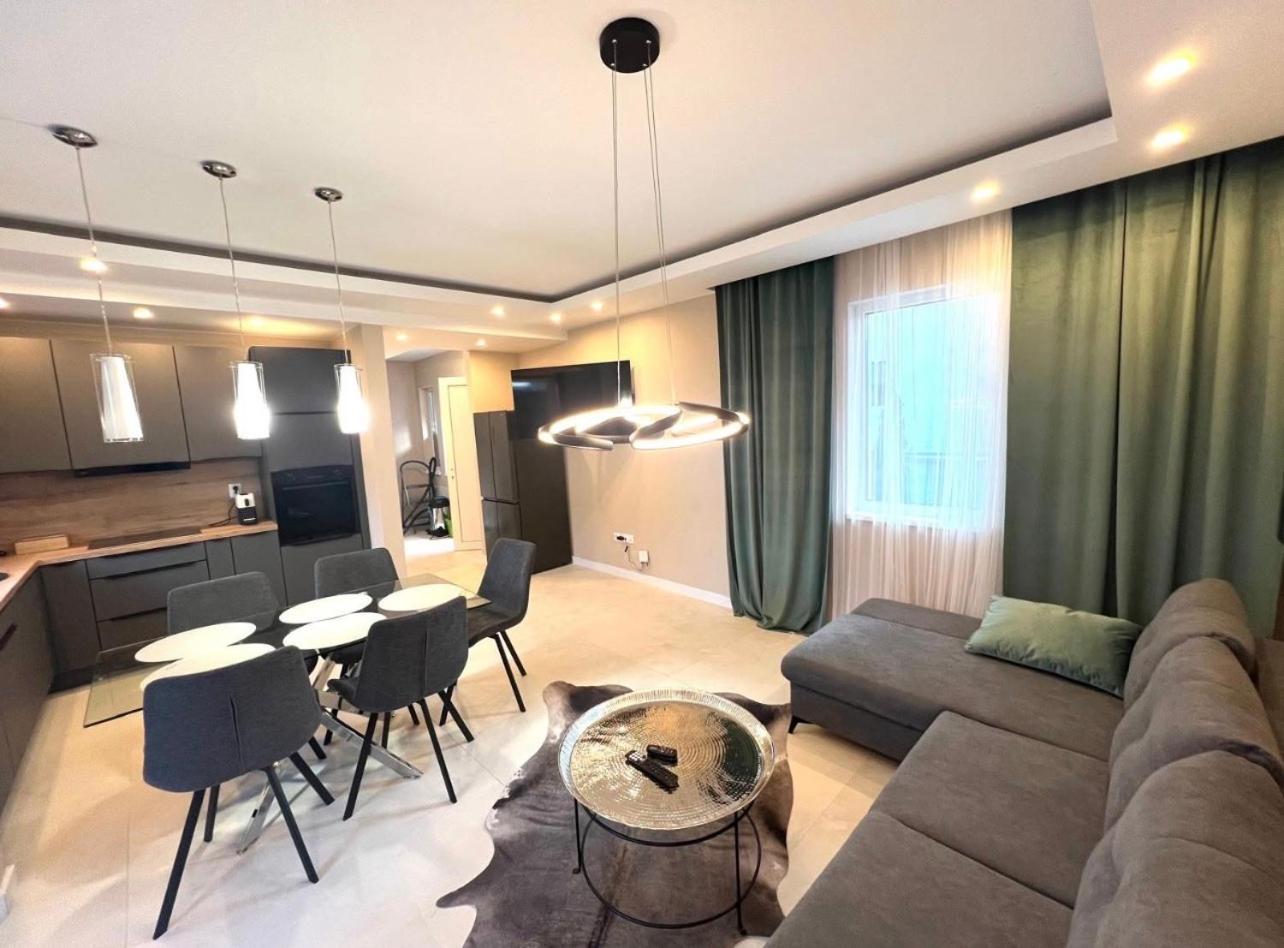 Three-Bedroom Villa photo 2