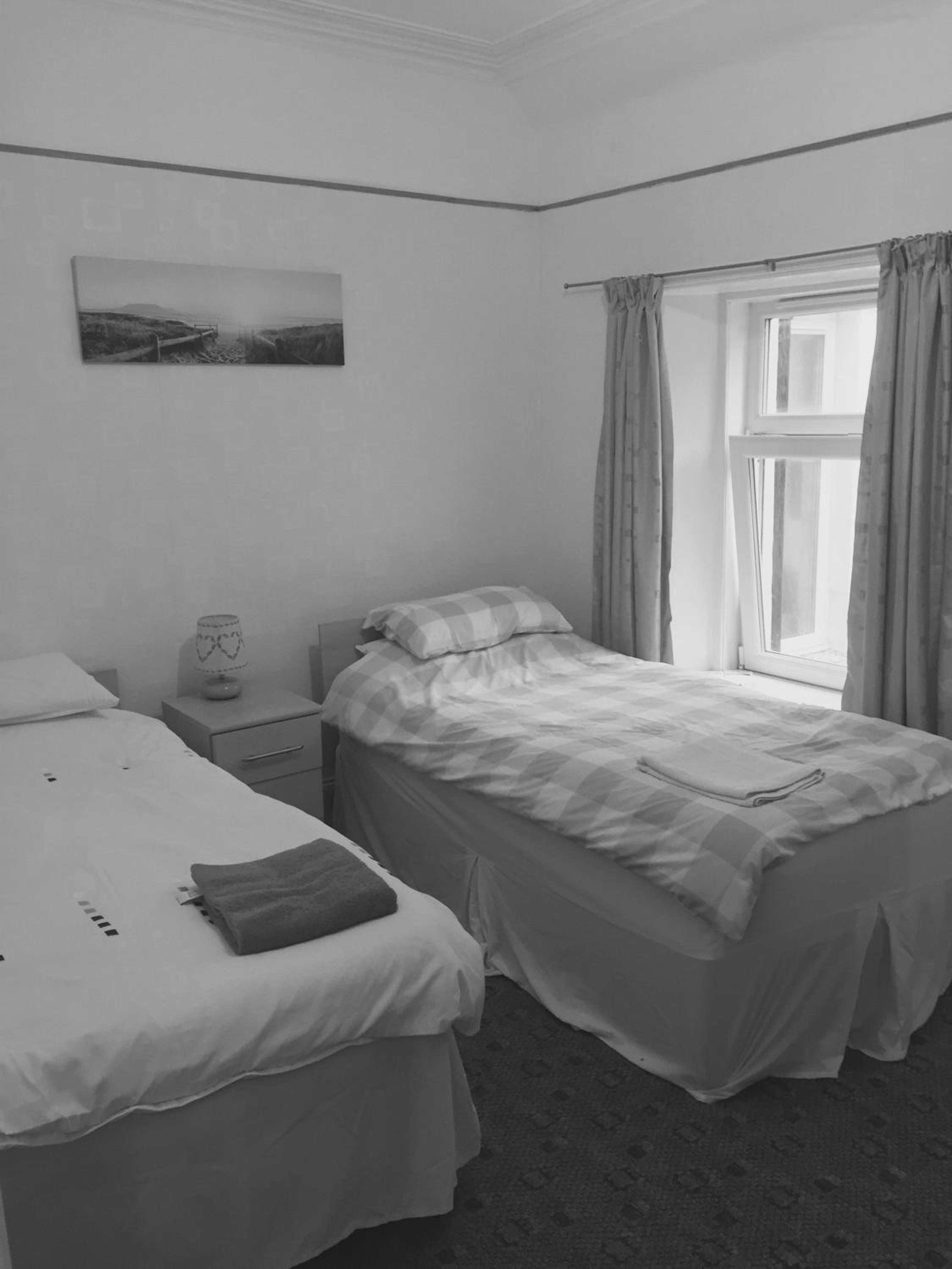 Twin Room with Shared Bathroom photo 3