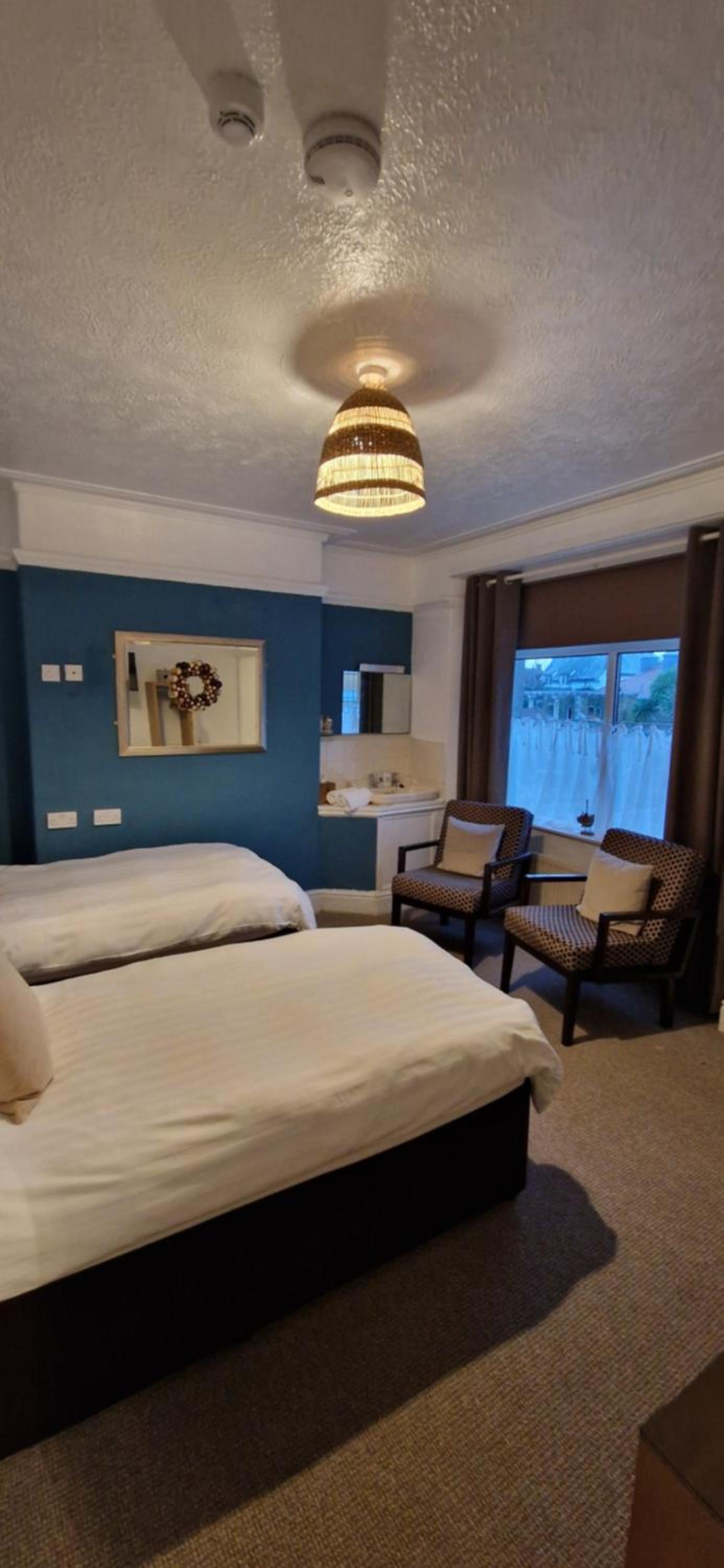 Standard Twin Room photo 2