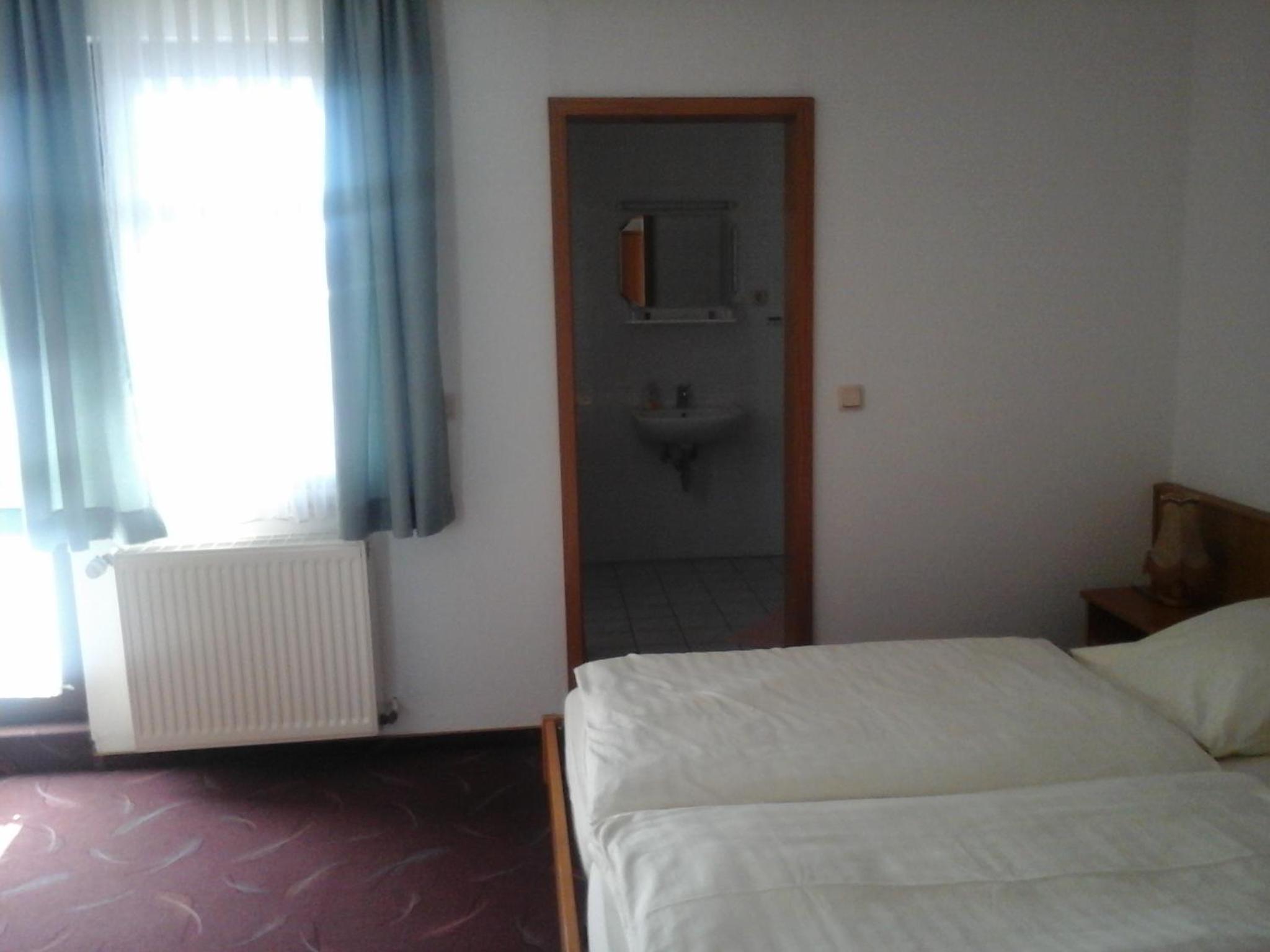 Double Room with Balcony (2 Adults + 1 Child) - Photo 2