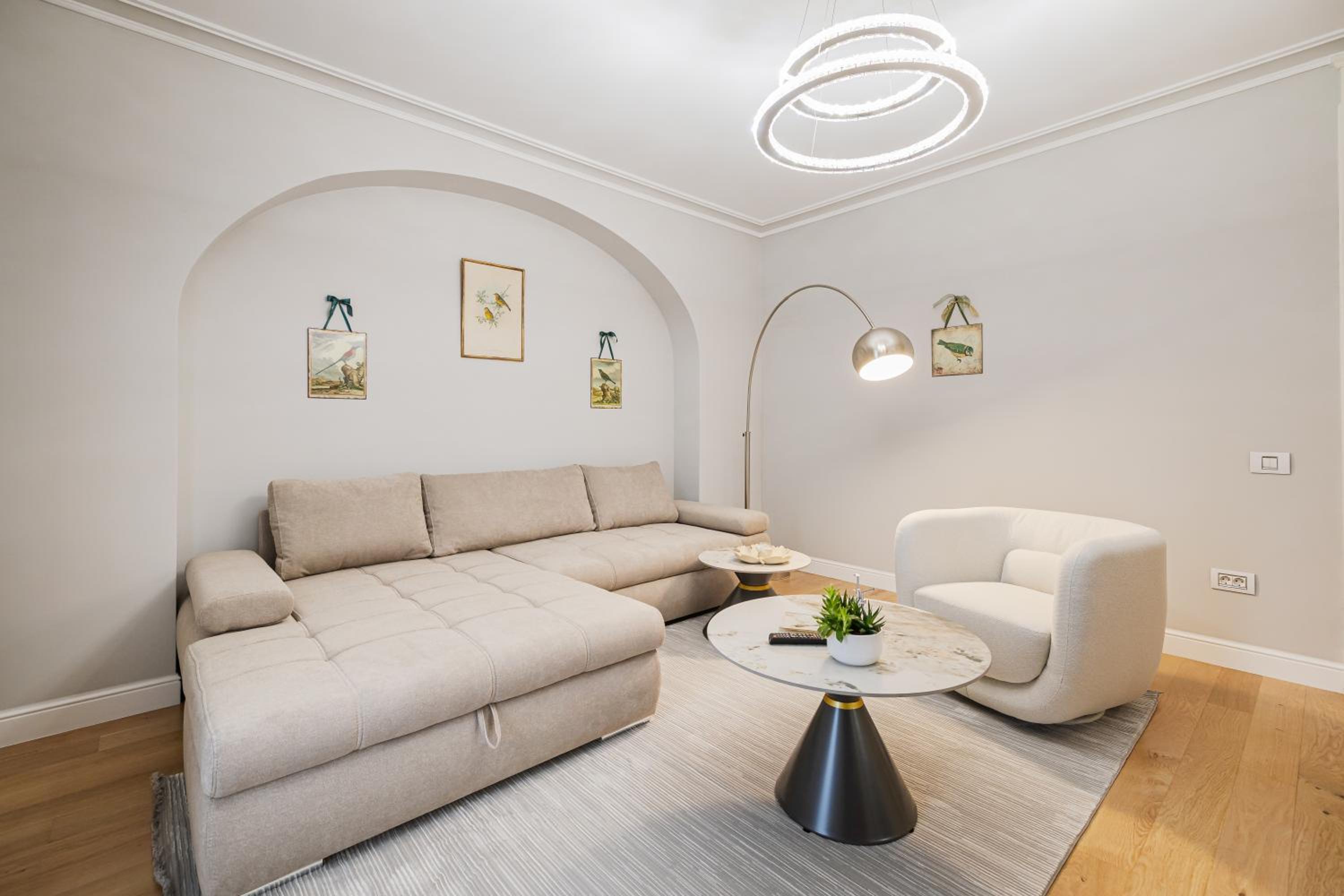 Two-Bedroom Deluxe Apartment with Balcony