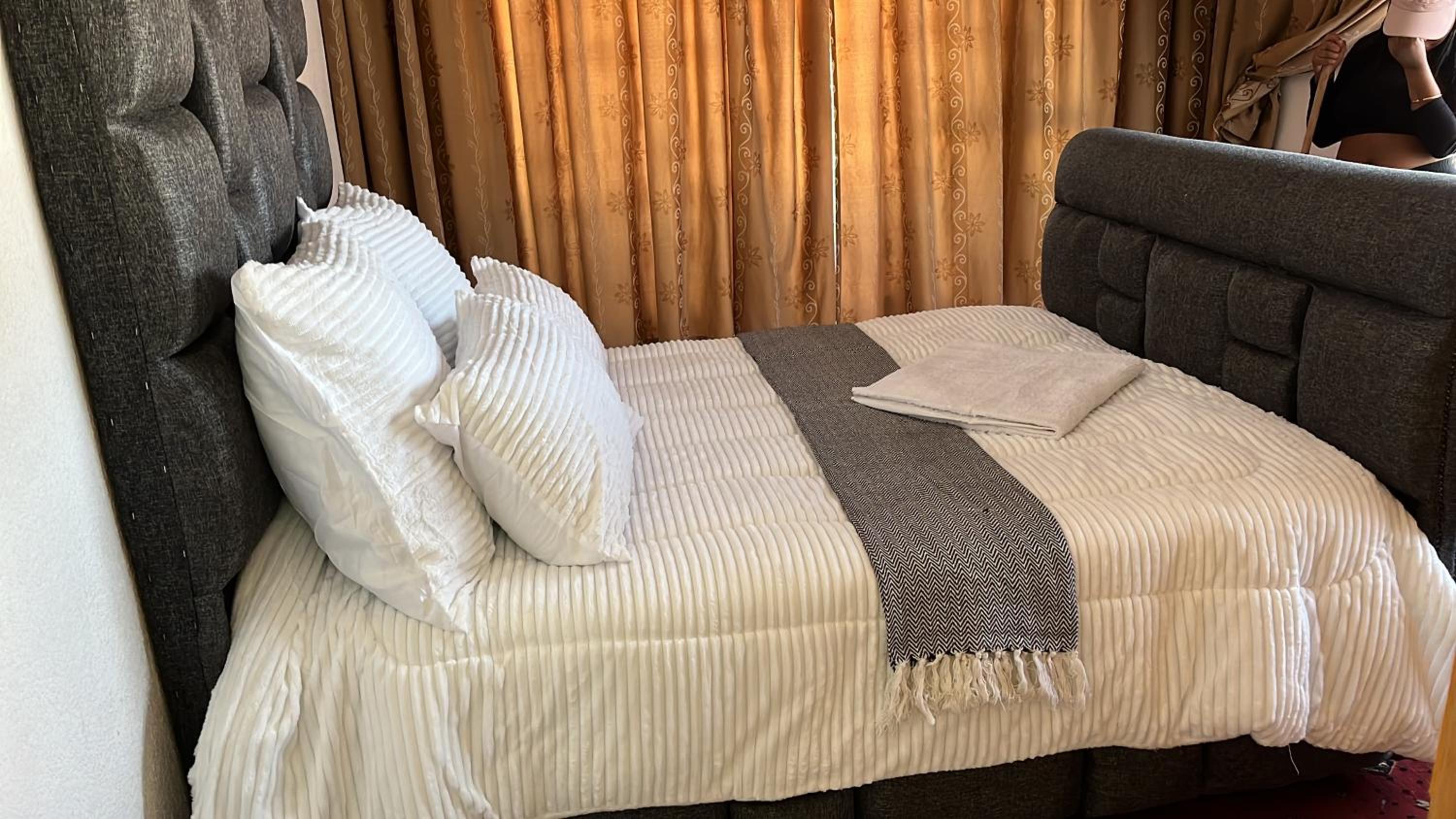 Budget Double Room photo 3