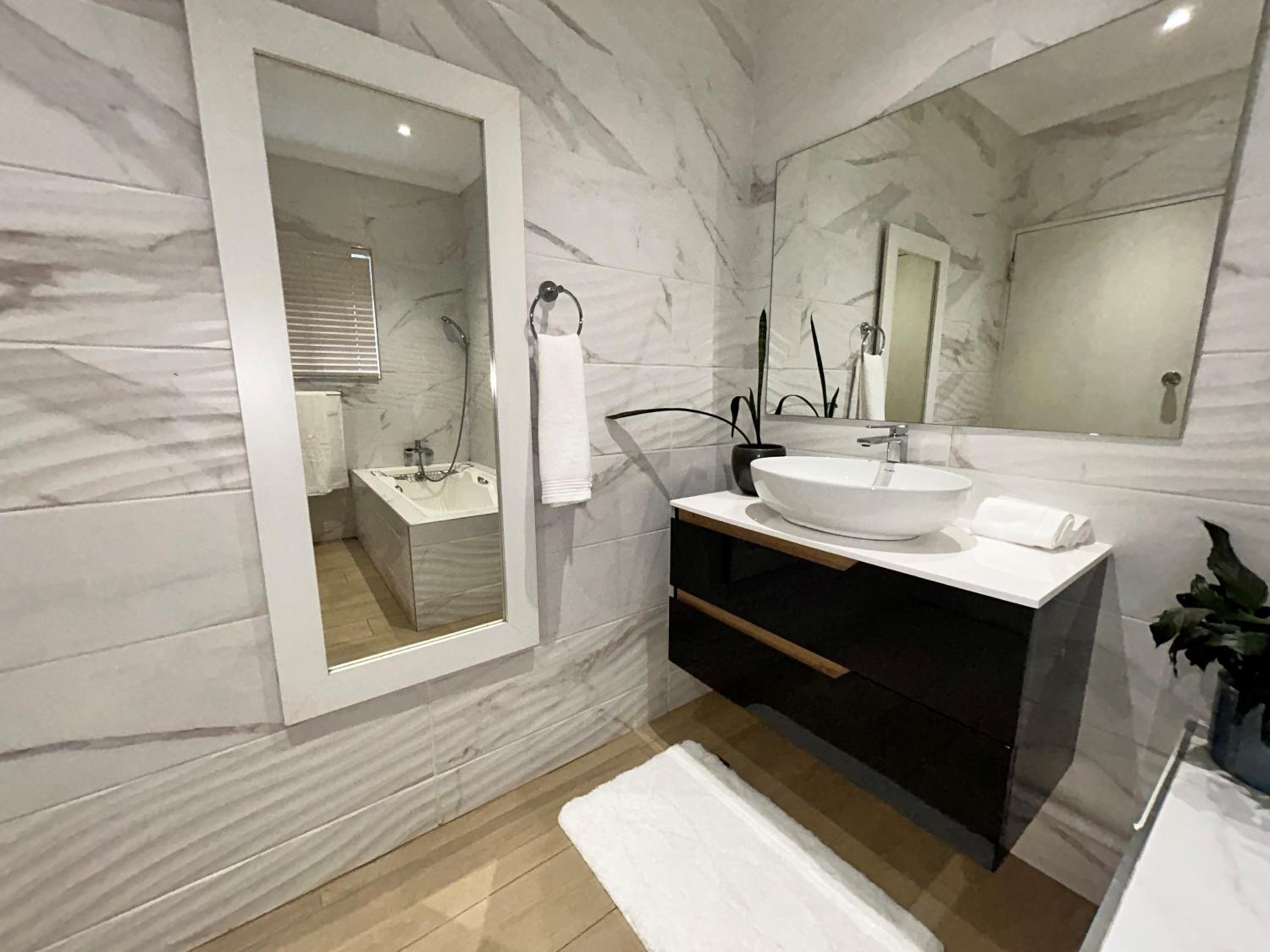 Four-Bedroom Vacation Home photo 2