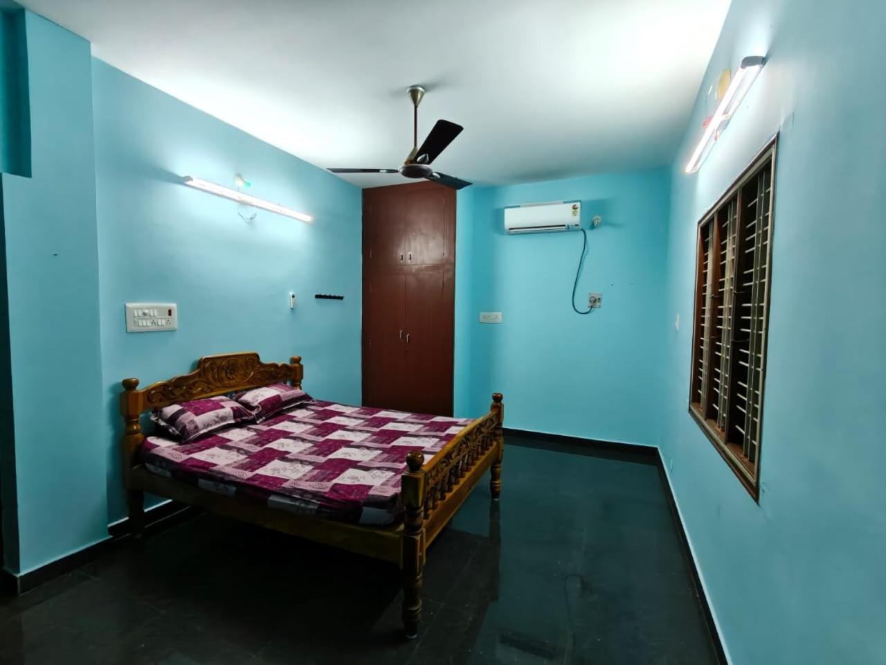 Large Double Room photo 3