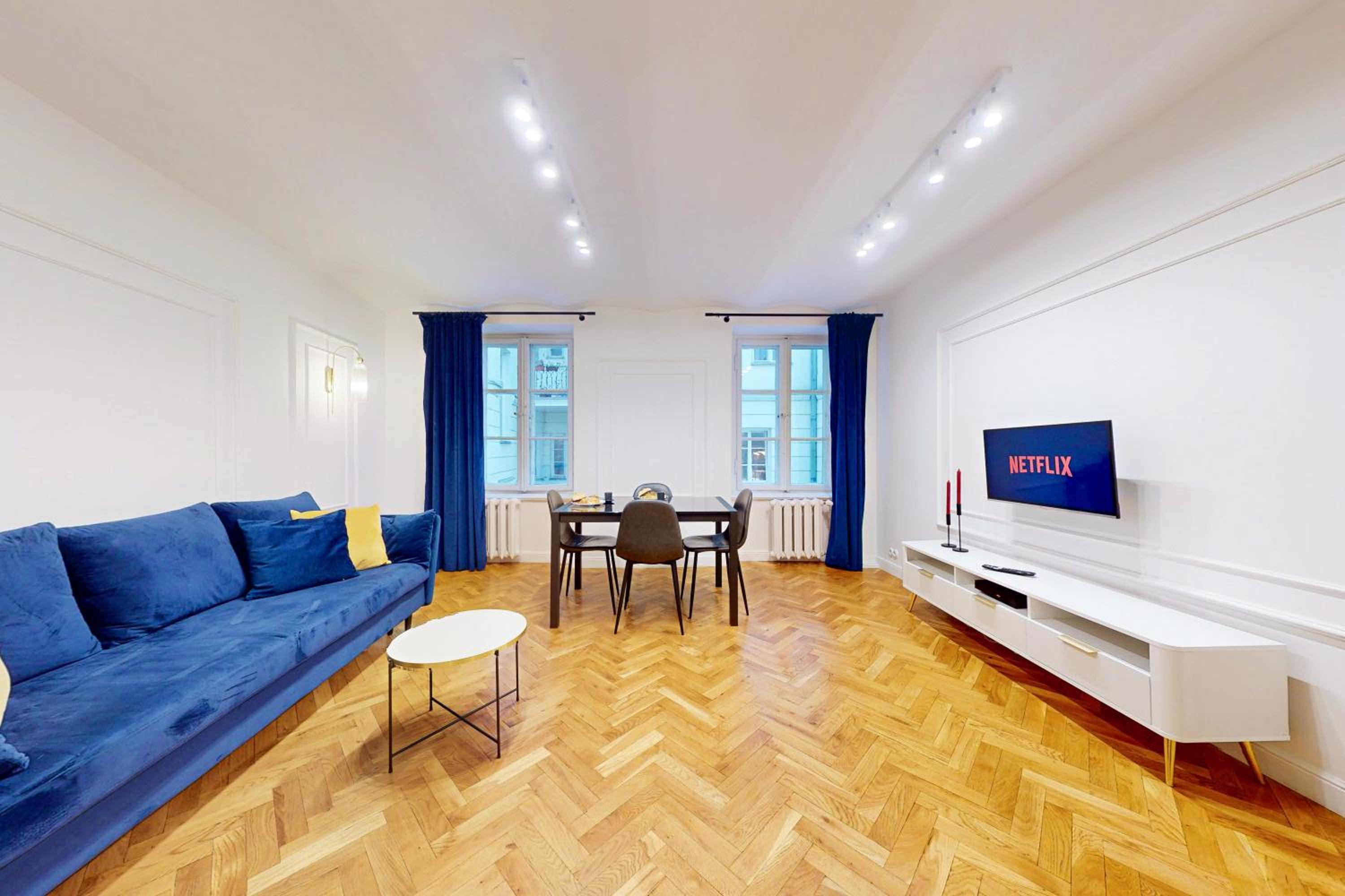 Deluxe Studio