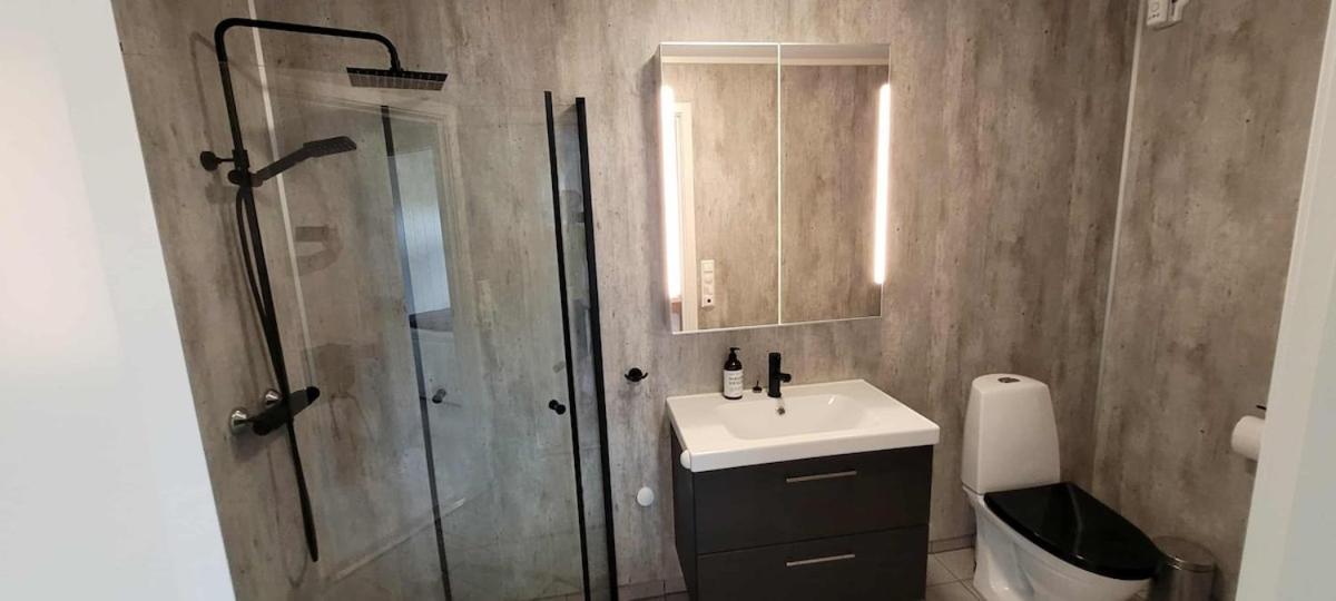 One-Bedroom Apartment - Photo 12