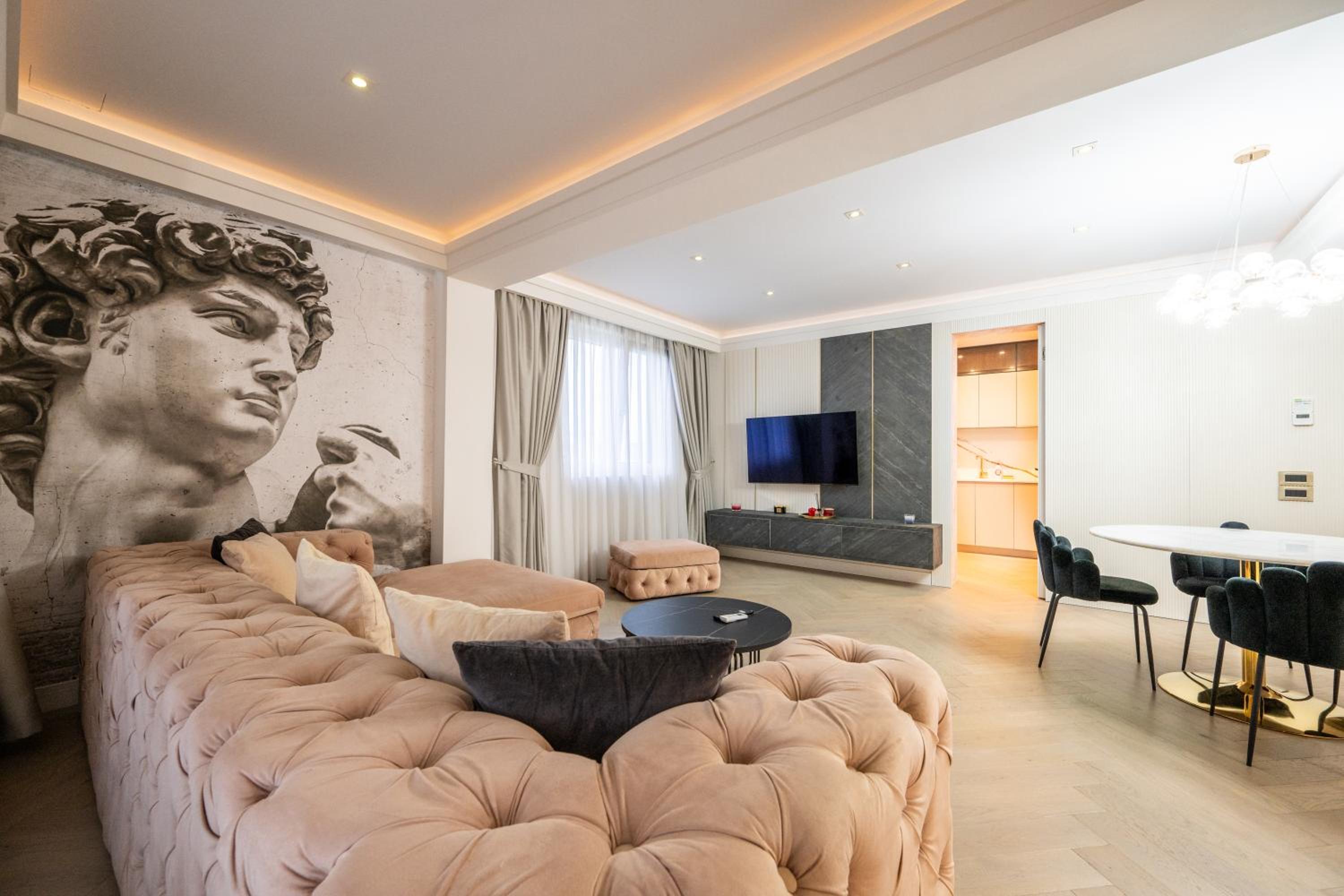 Two-Bedroom Apartment with Balcony and Terrace photo 1