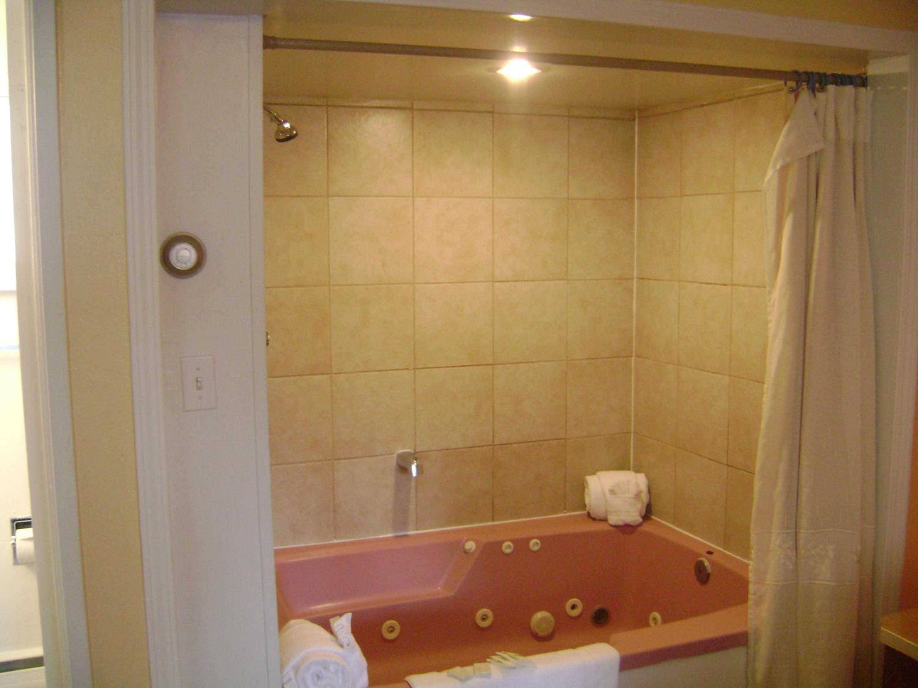 King Room with Spa Bath - Non-Smoking - Photo 11