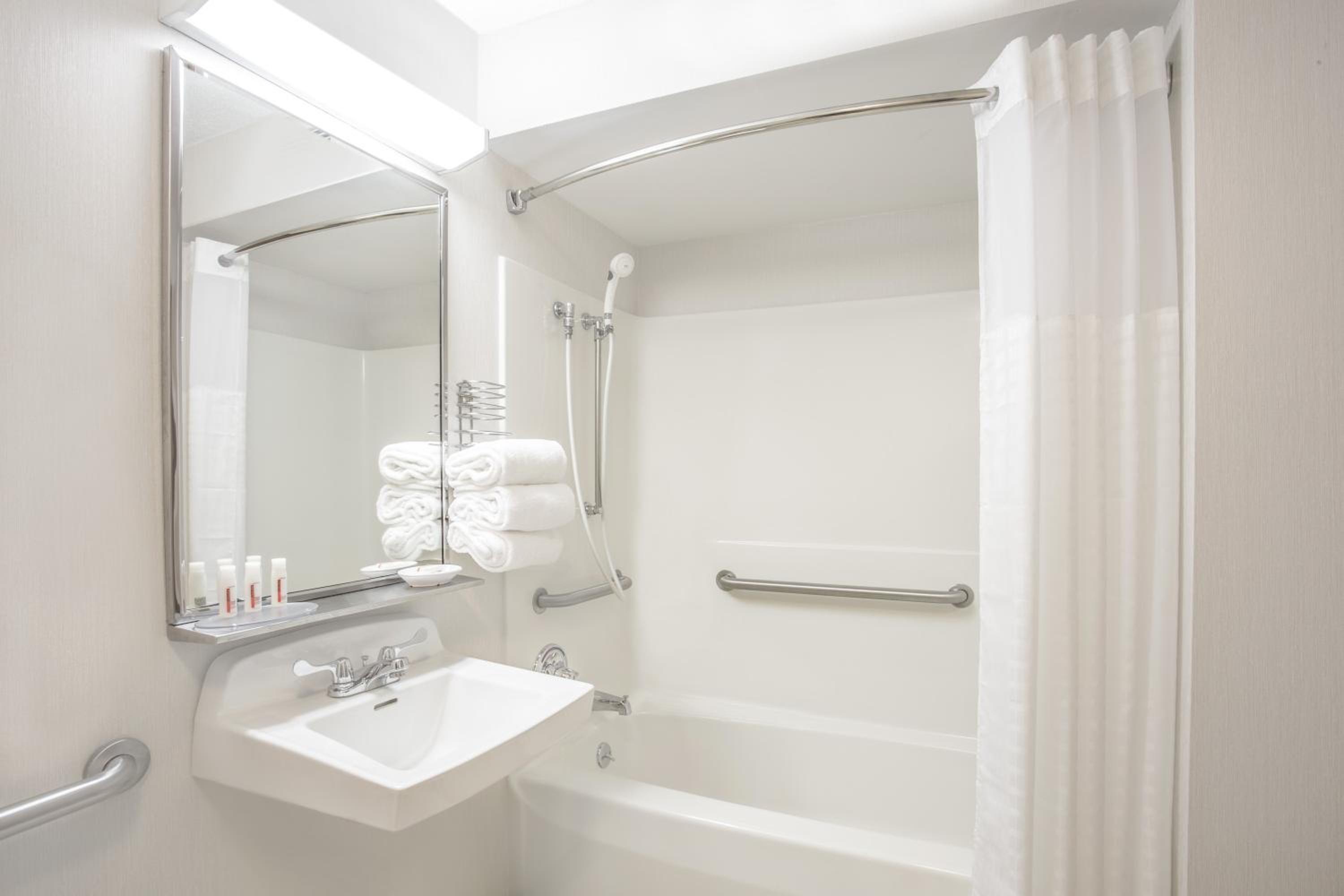 Double Room - Disability Access/Non-Smoking - Photo 6