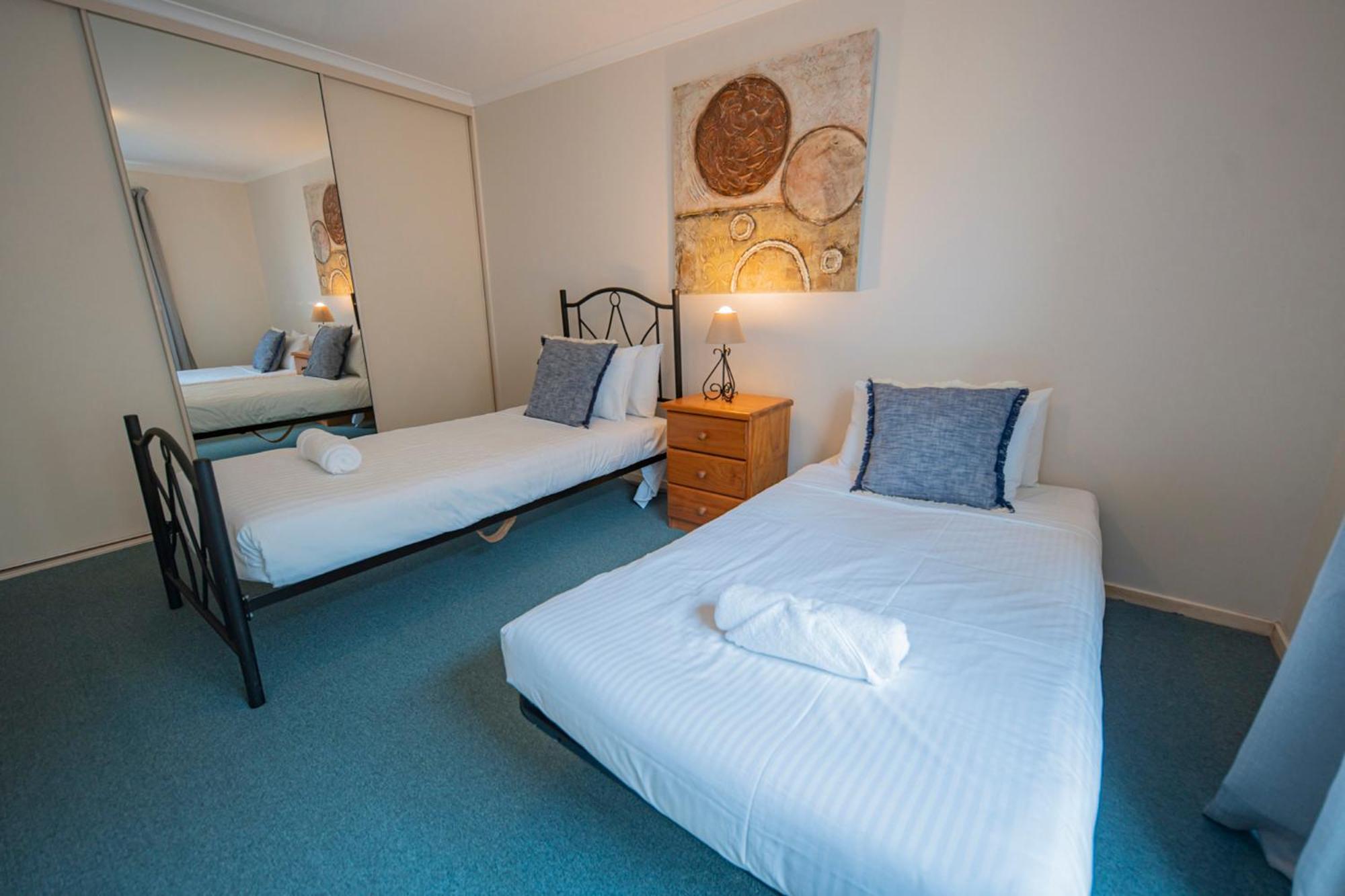 Two-bedroom Apartment (Not Pet Friendly) photo 3