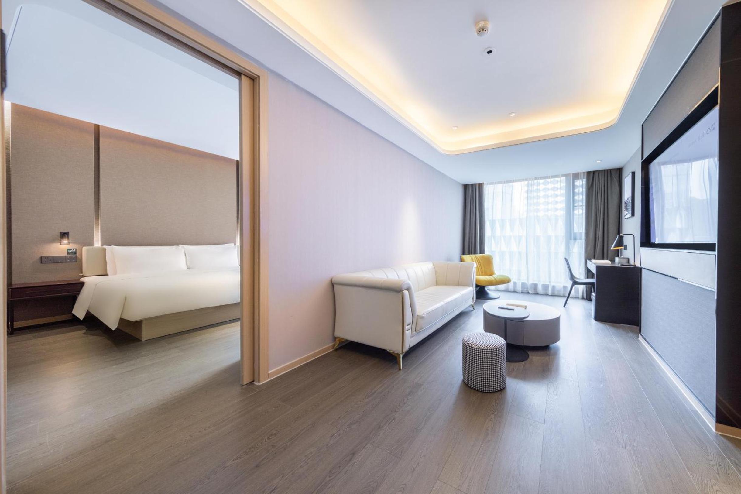 Jimu Suite with City View photo 1