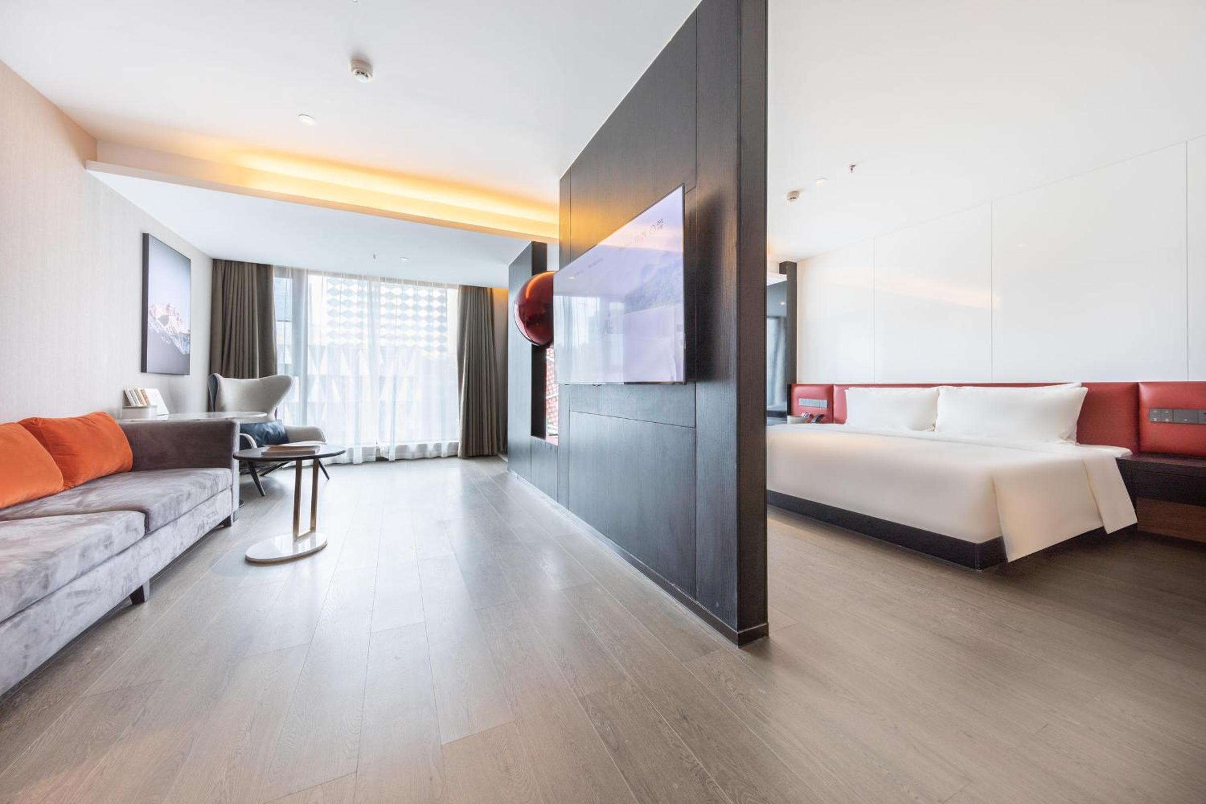 Jimu Suite with Bathtub photo 3