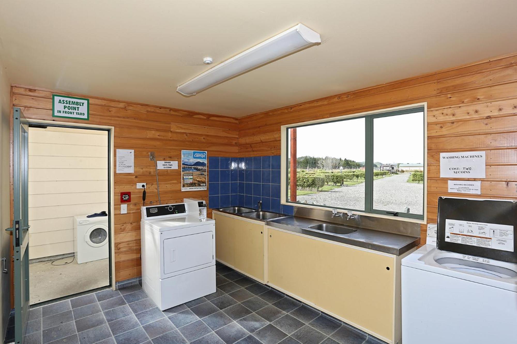 6-Bed Mixed Dormitory Room photo 3