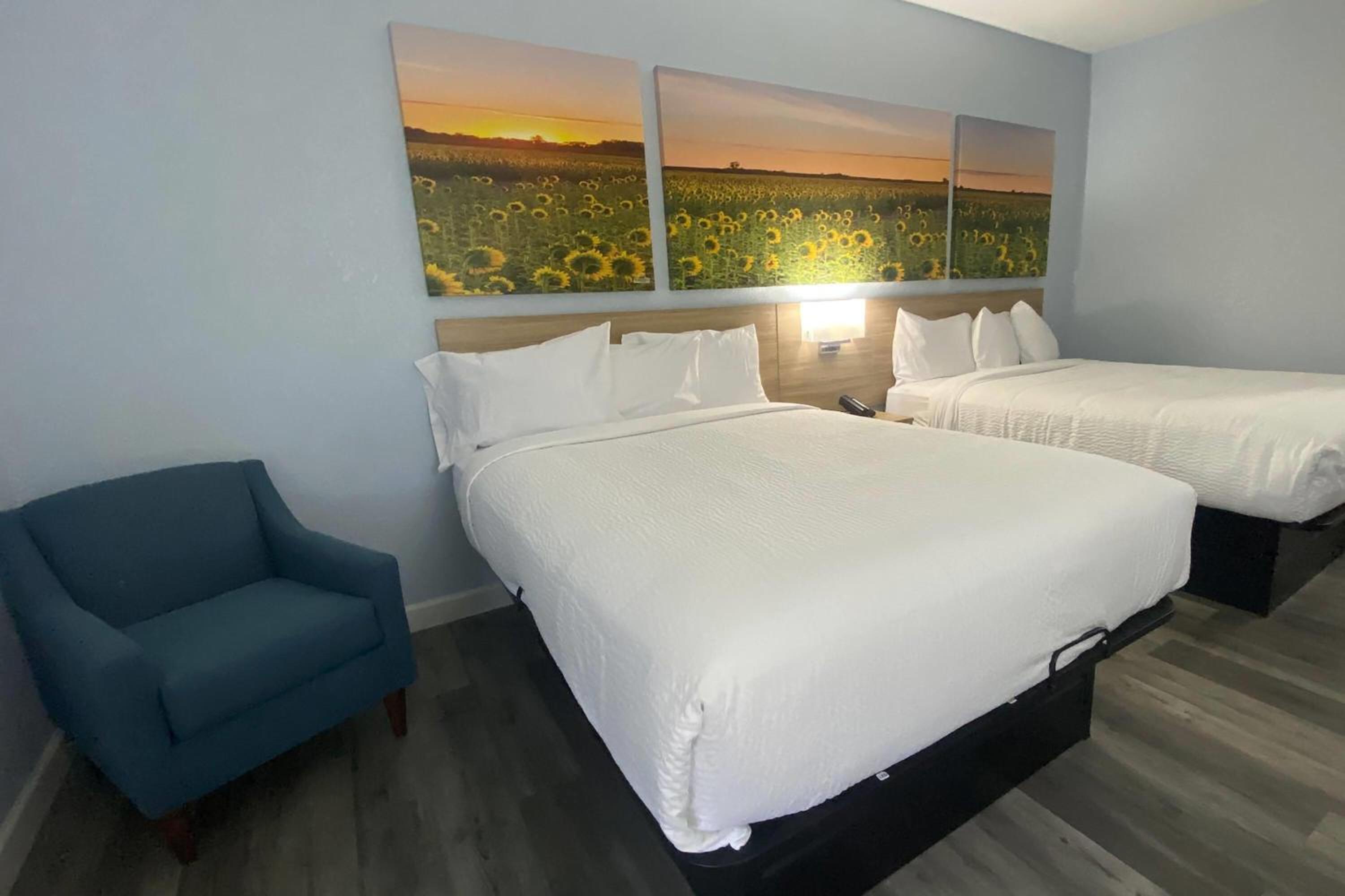 Queen Room with Two Queen Beds - Non-Smoking