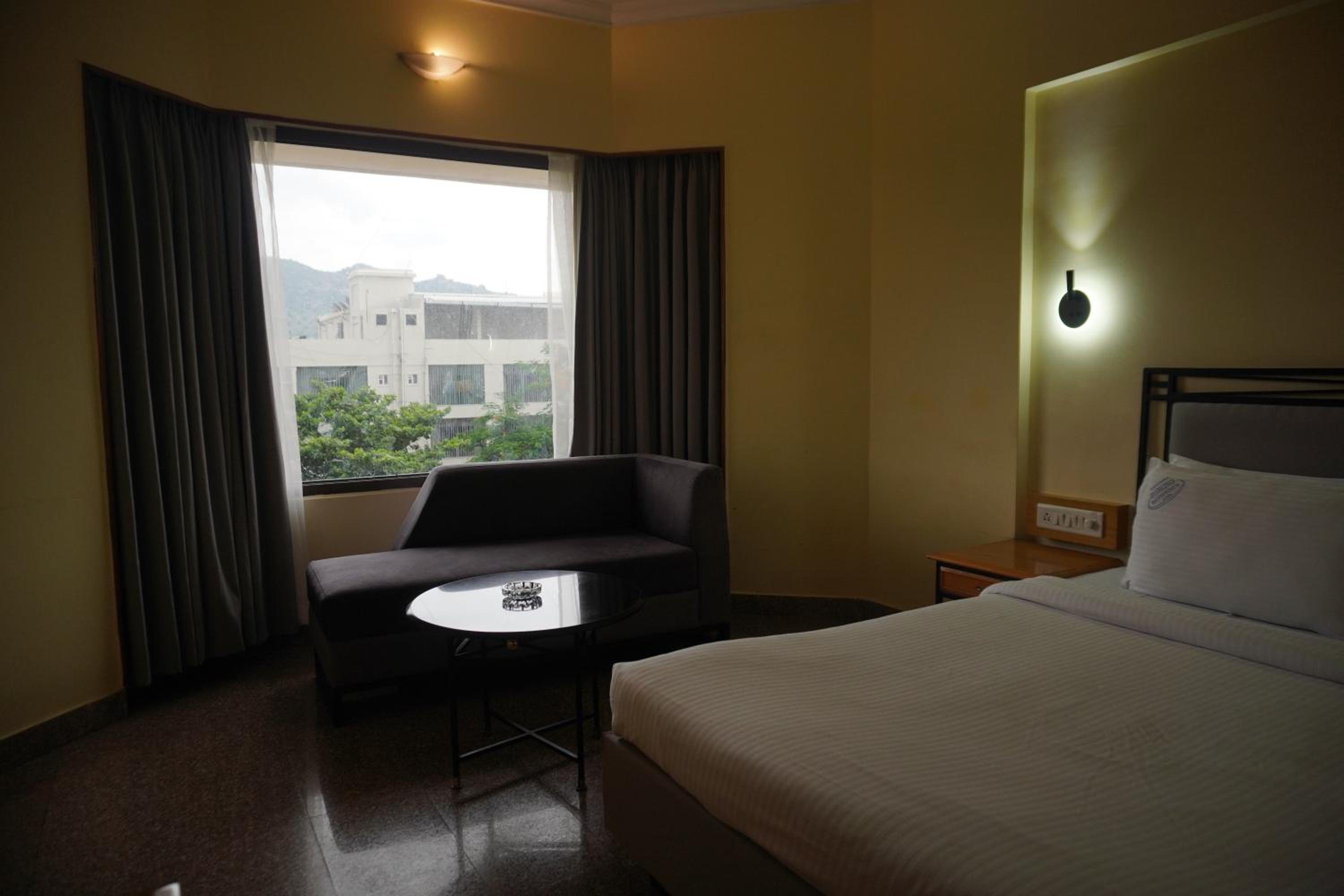 Deluxe Double Room photo 3