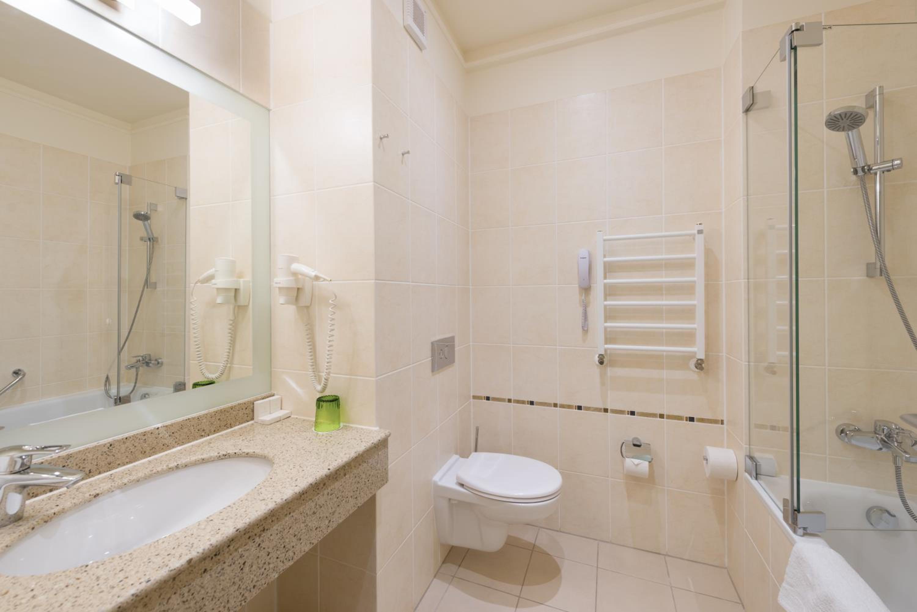 Double Room - Photo 5