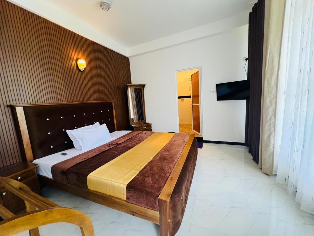King Room with Mountain View