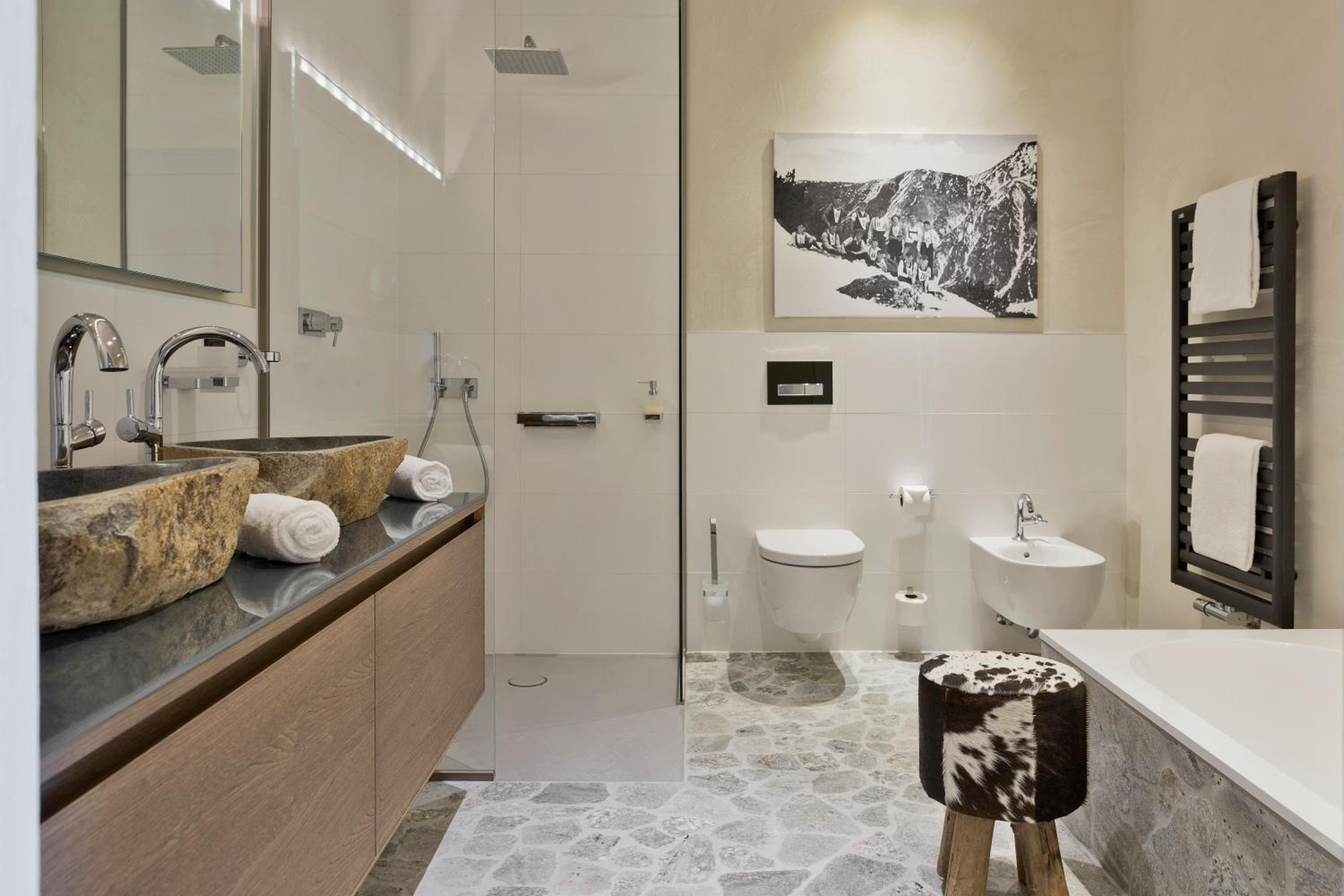 Suite - Photo 2