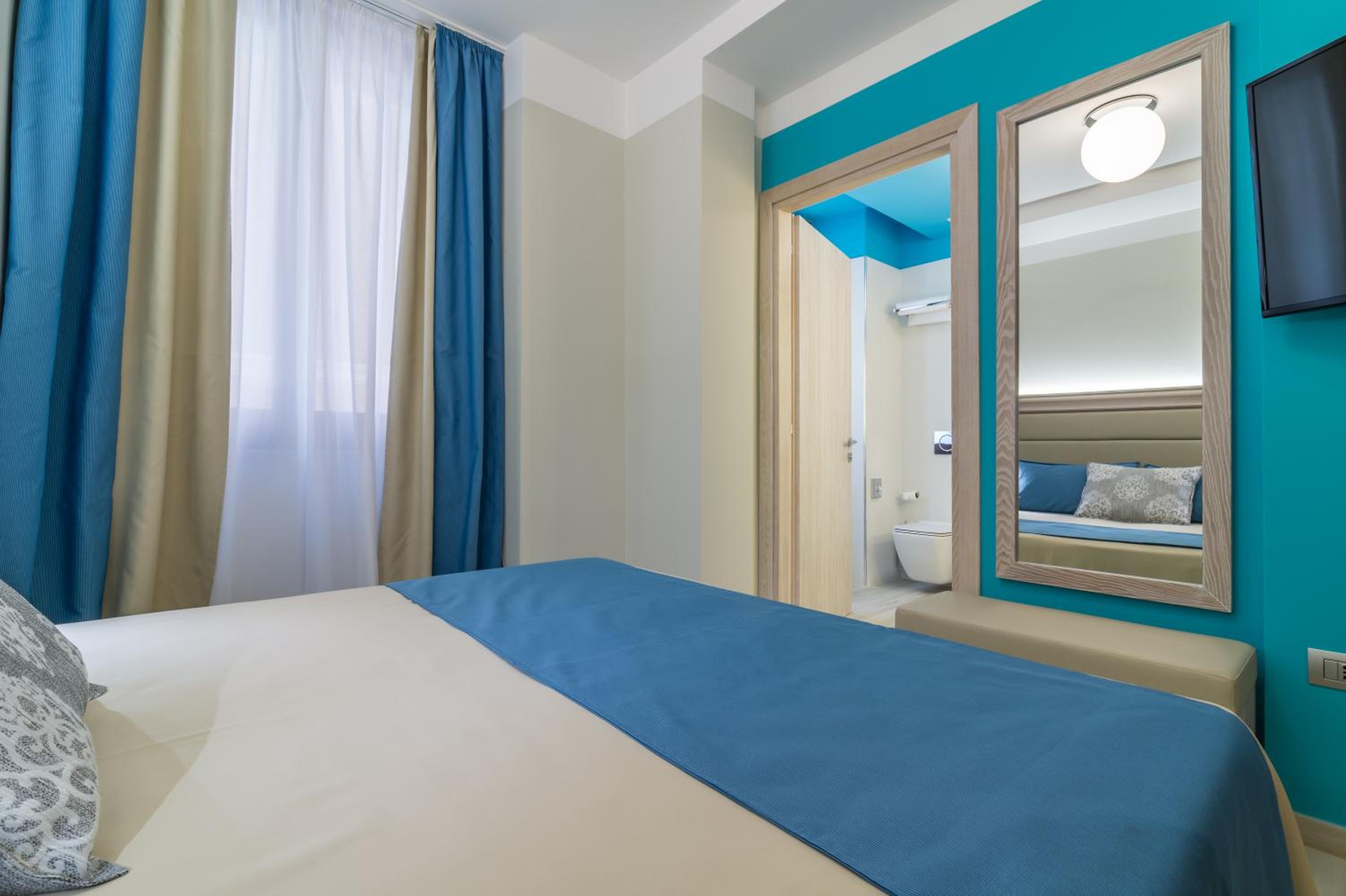 Standard Double or Twin Room photo 3