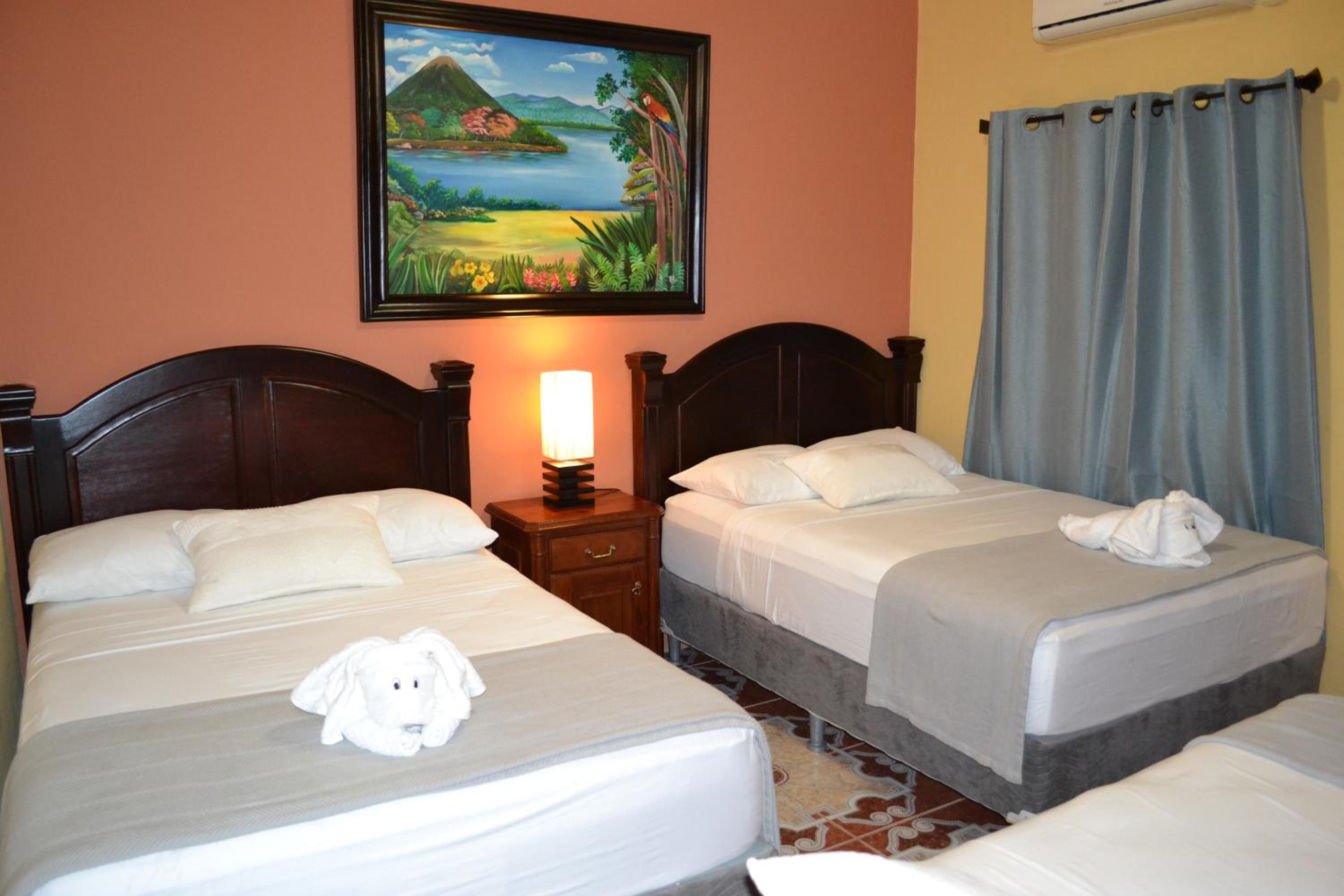 Triple Room with Pool View photo 2