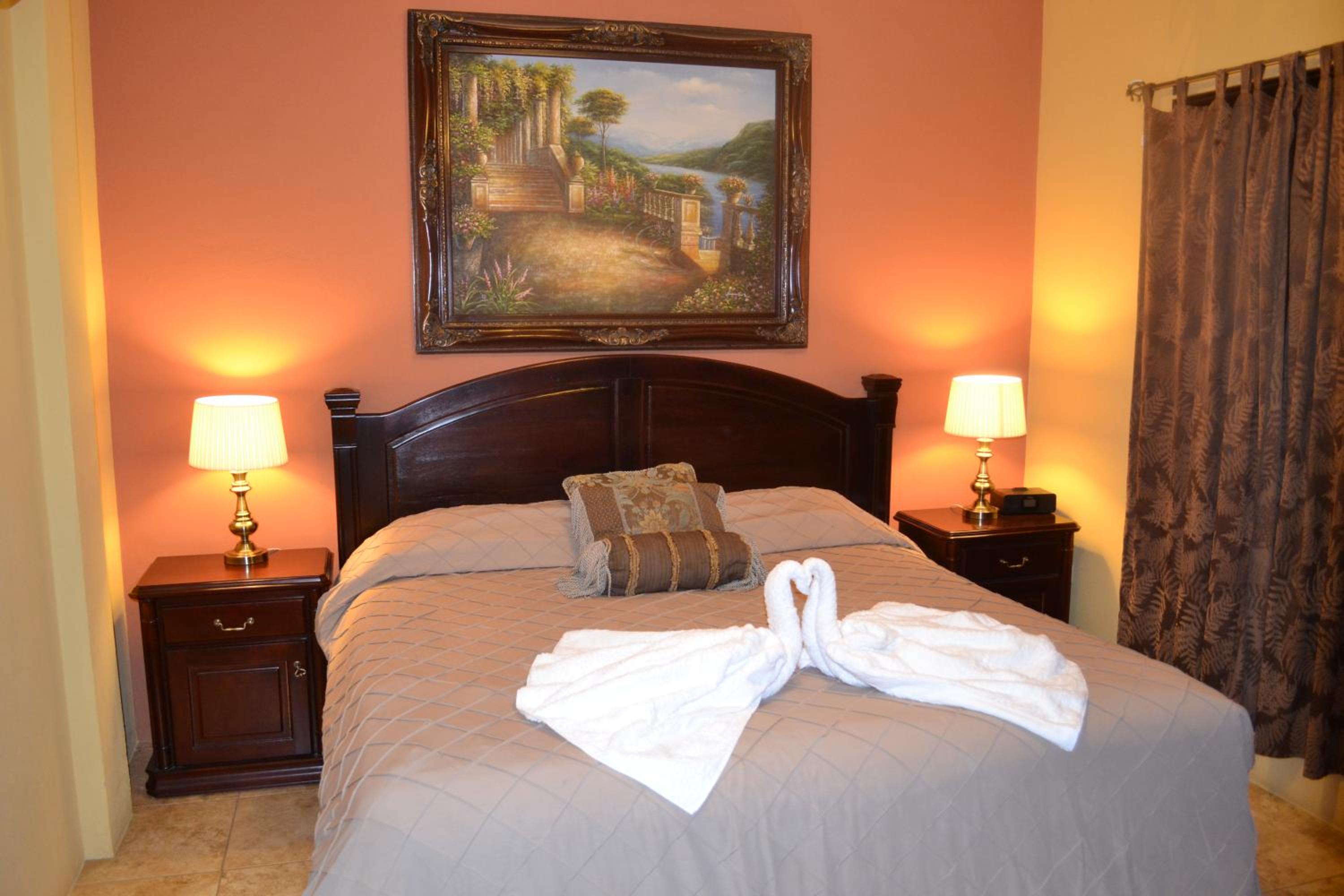 Deluxe King Room photo 2