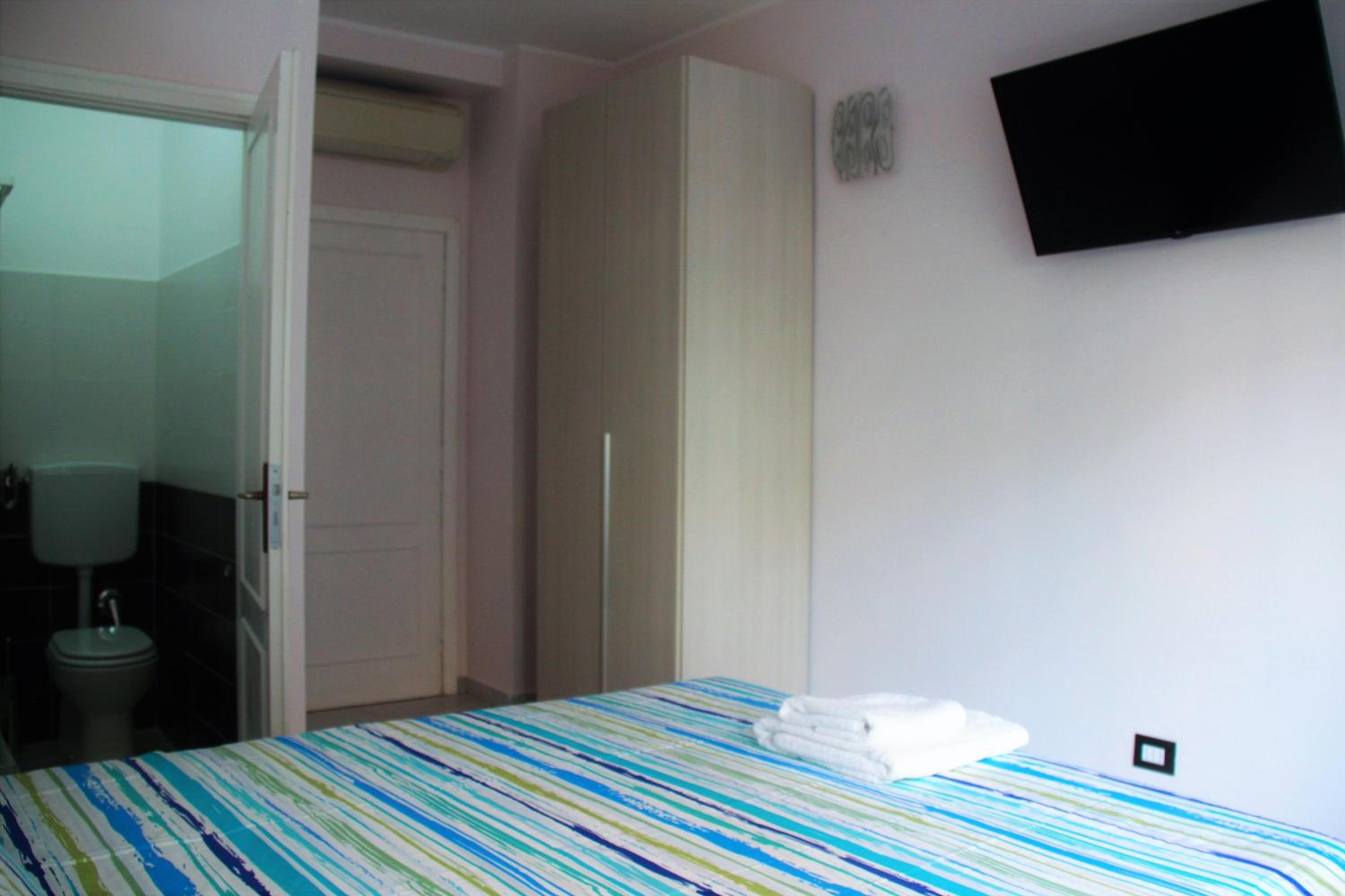 Double Room with Bathroom photo 3