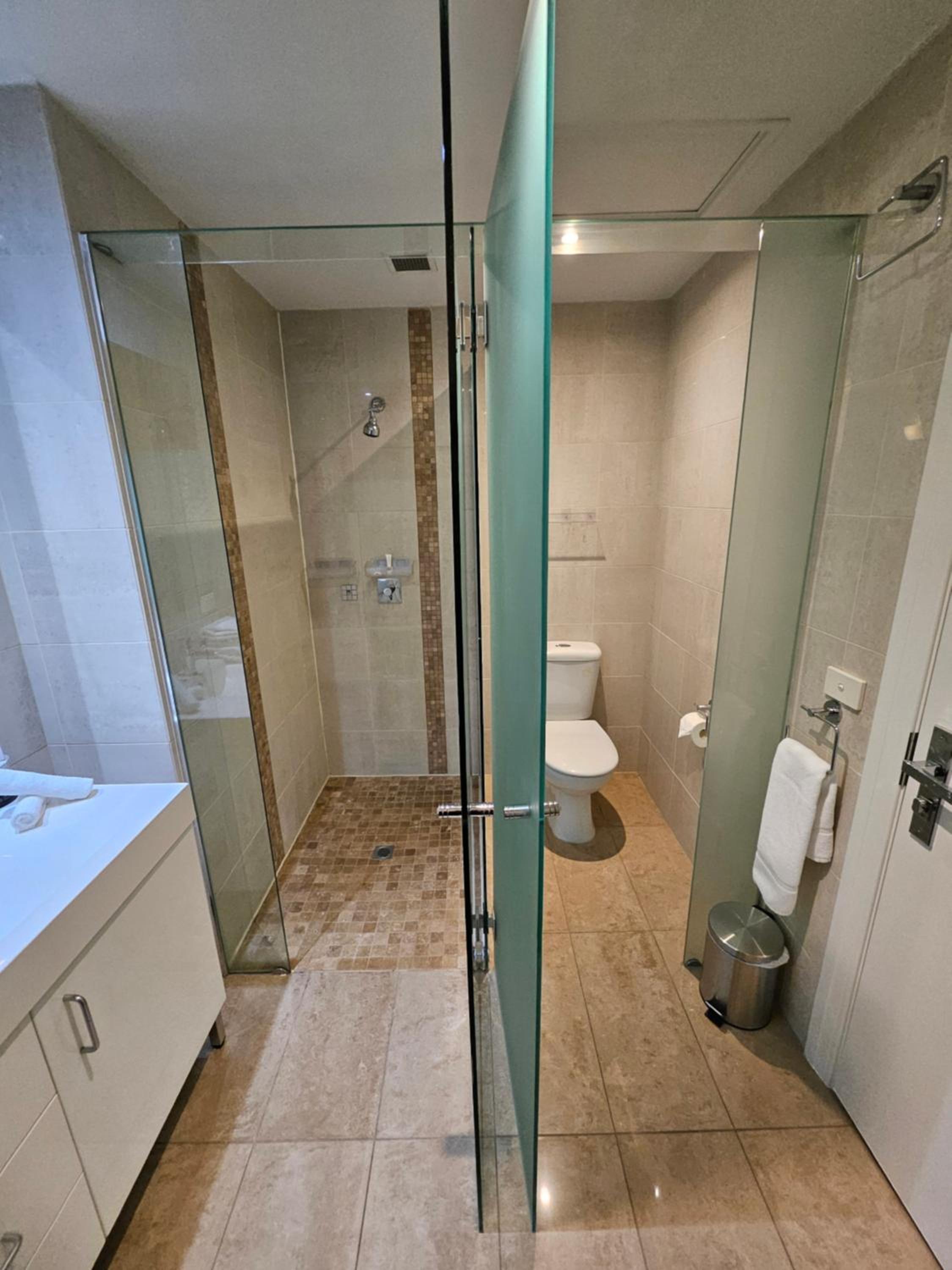 West Executive Room - Photo 14