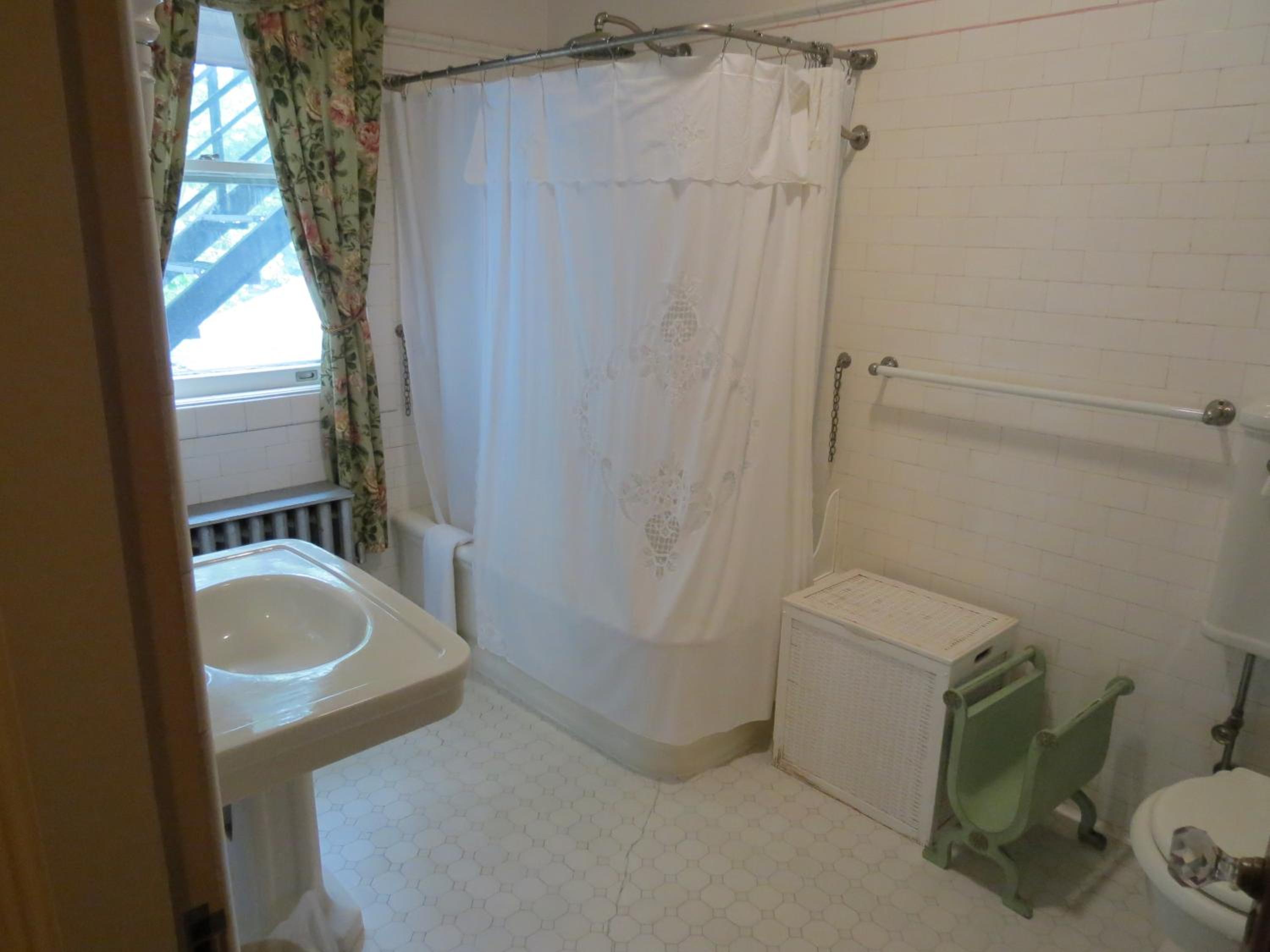 Marguerite Room photo 3